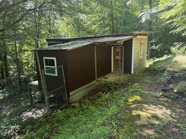 29 Gibbs Rd Property Photo 6