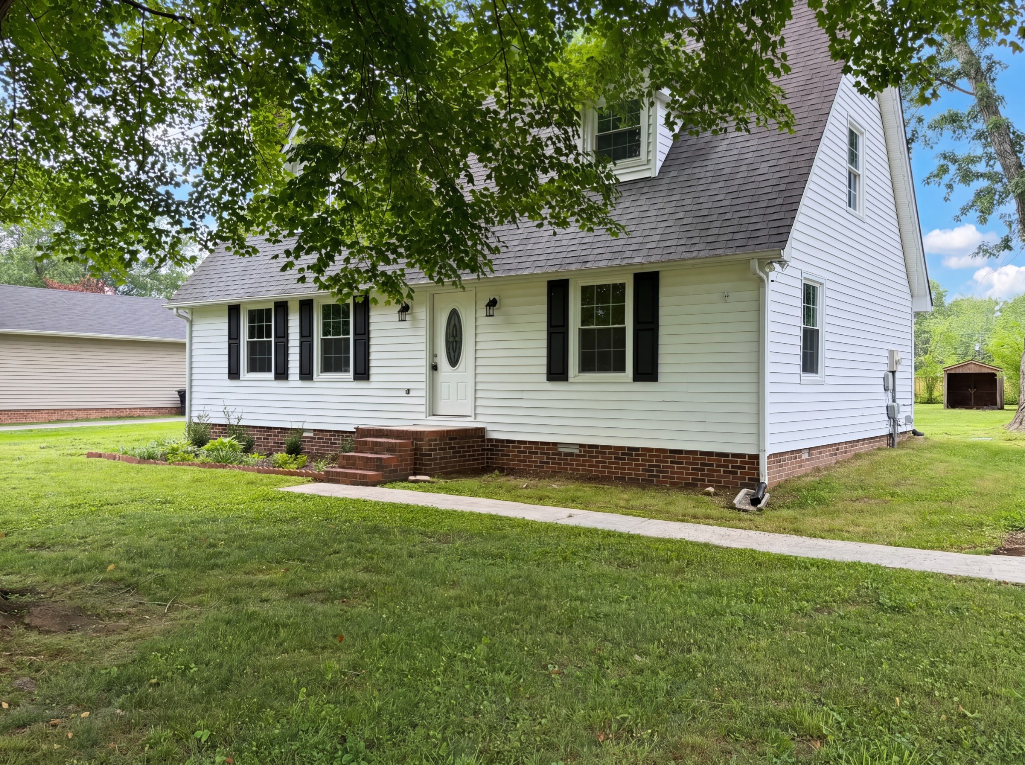 108 Lemont Ln Property Photo 2