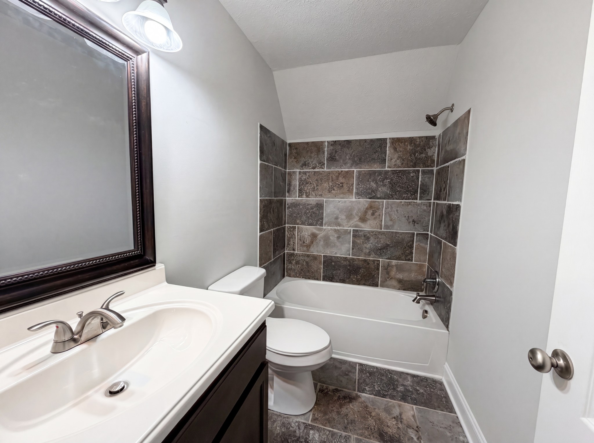 108 Lemont Ln Property Photo 17