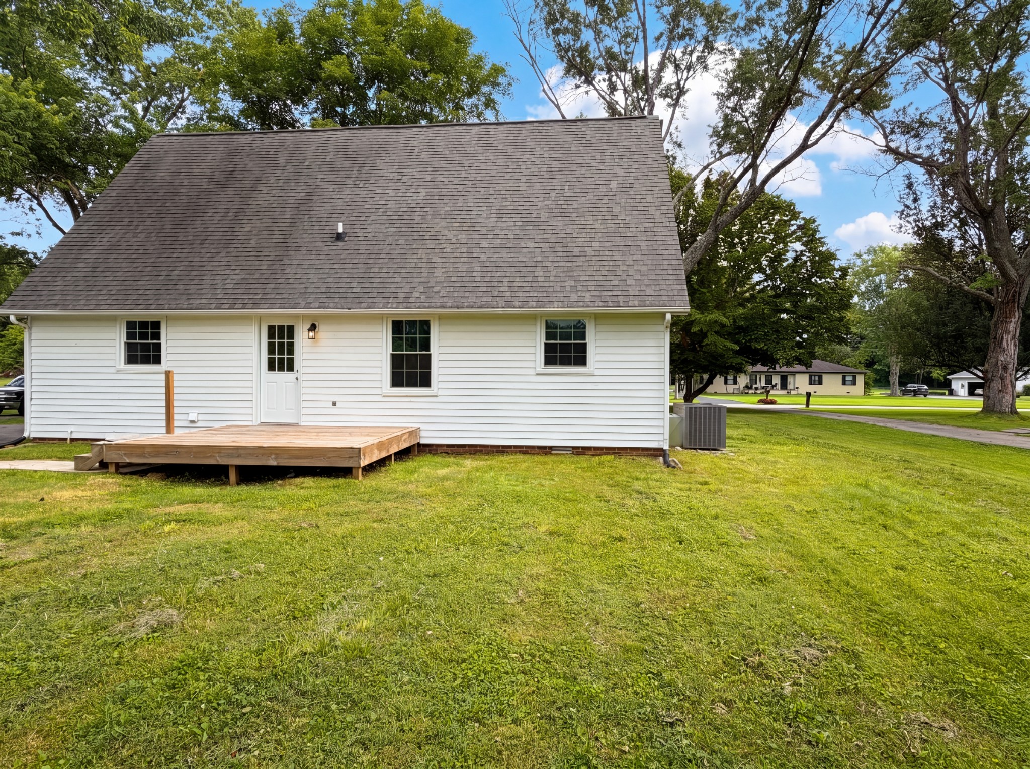 108 Lemont Ln Property Photo 21