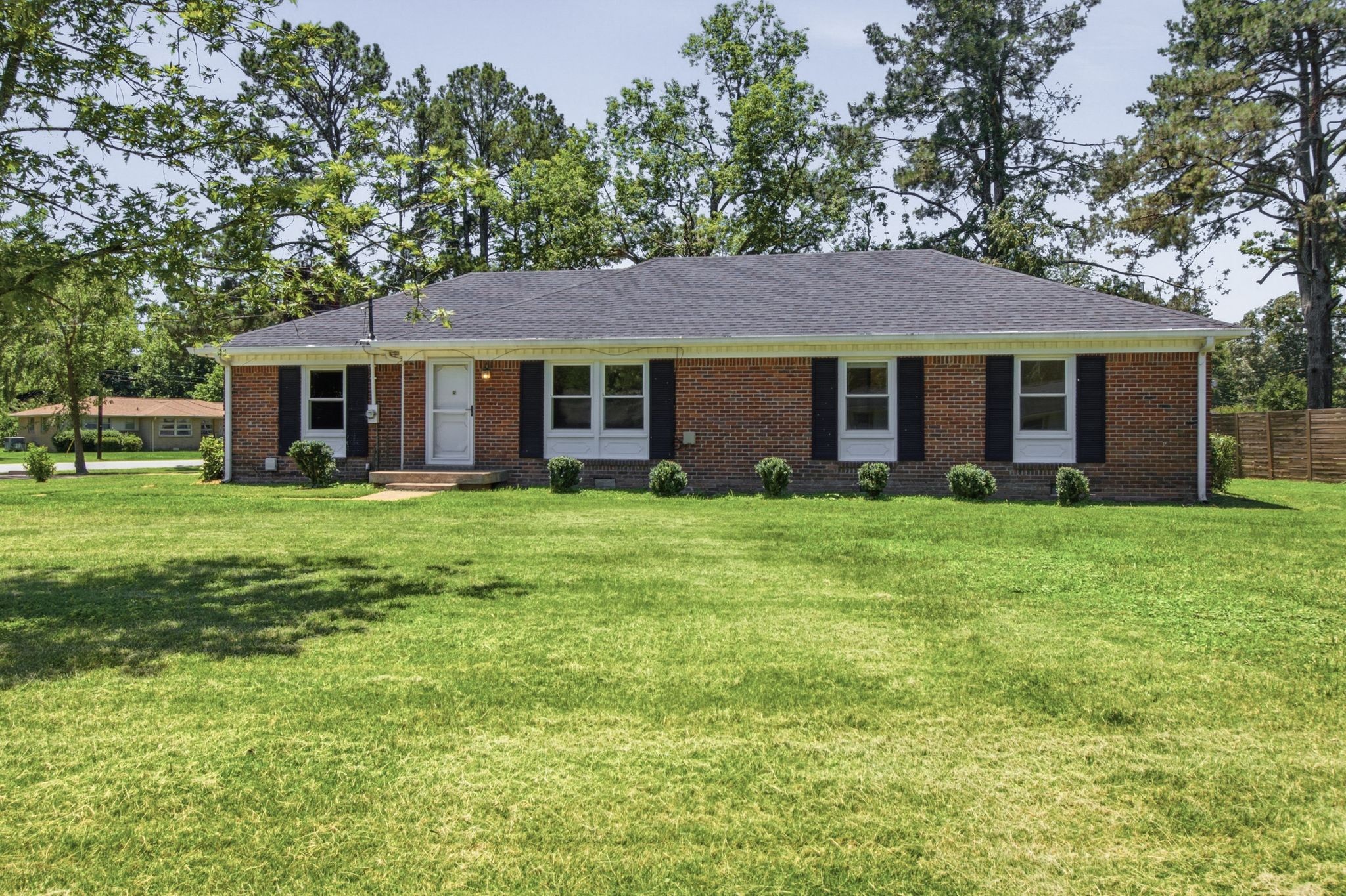 202 Derby Ln Property Photo 1