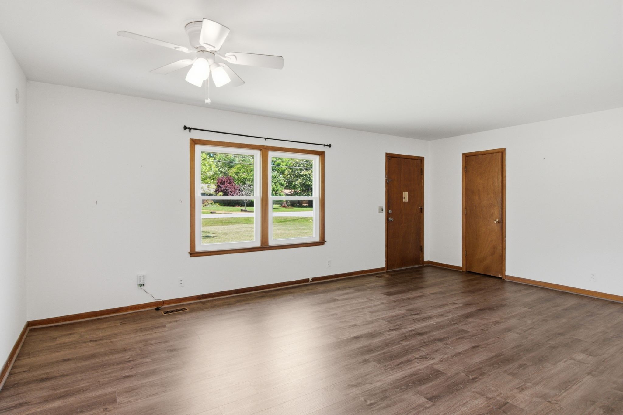 202 Derby Ln Property Photo 6