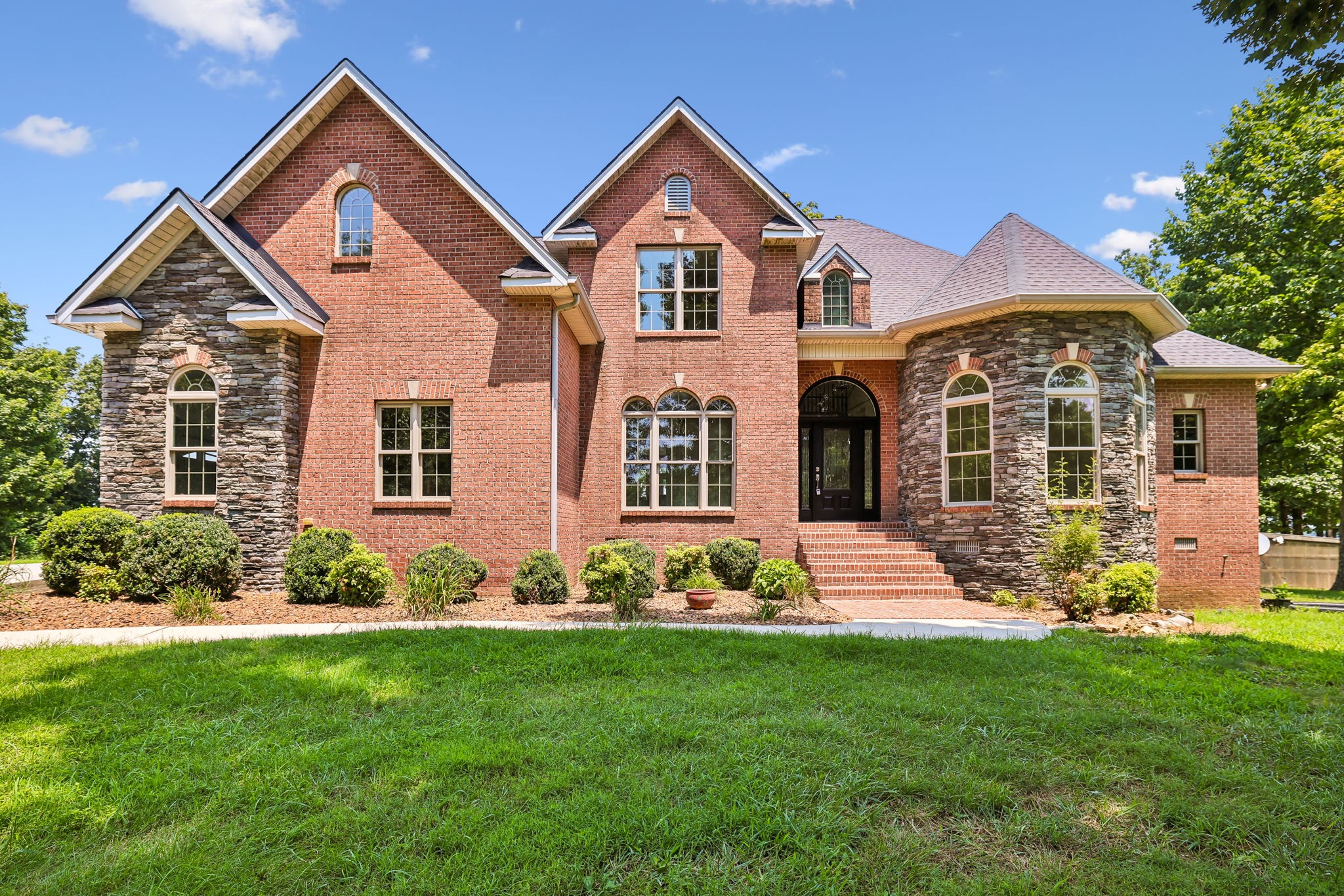 231 Point Dr