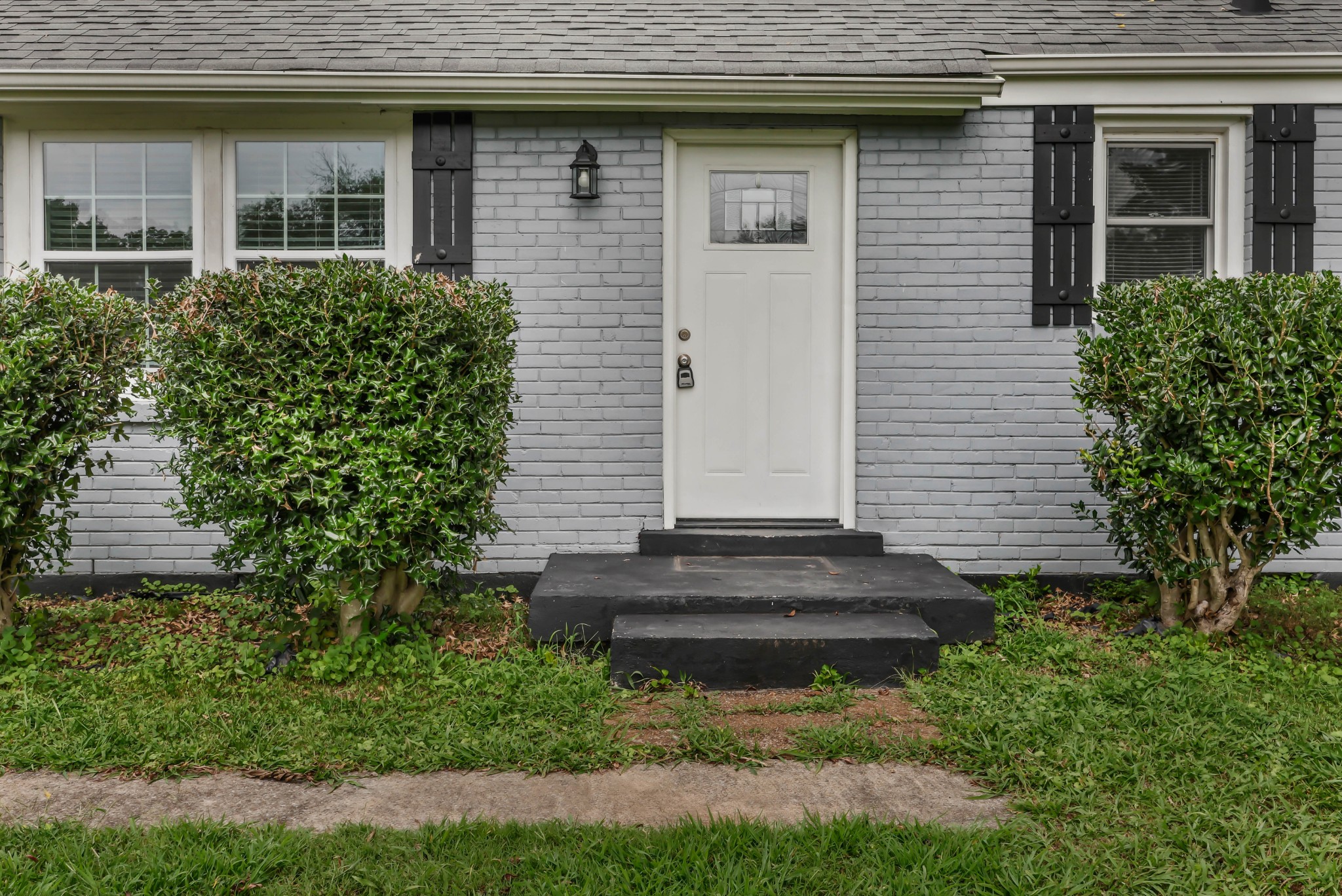 135 N Meadow Dr Property Photo 2