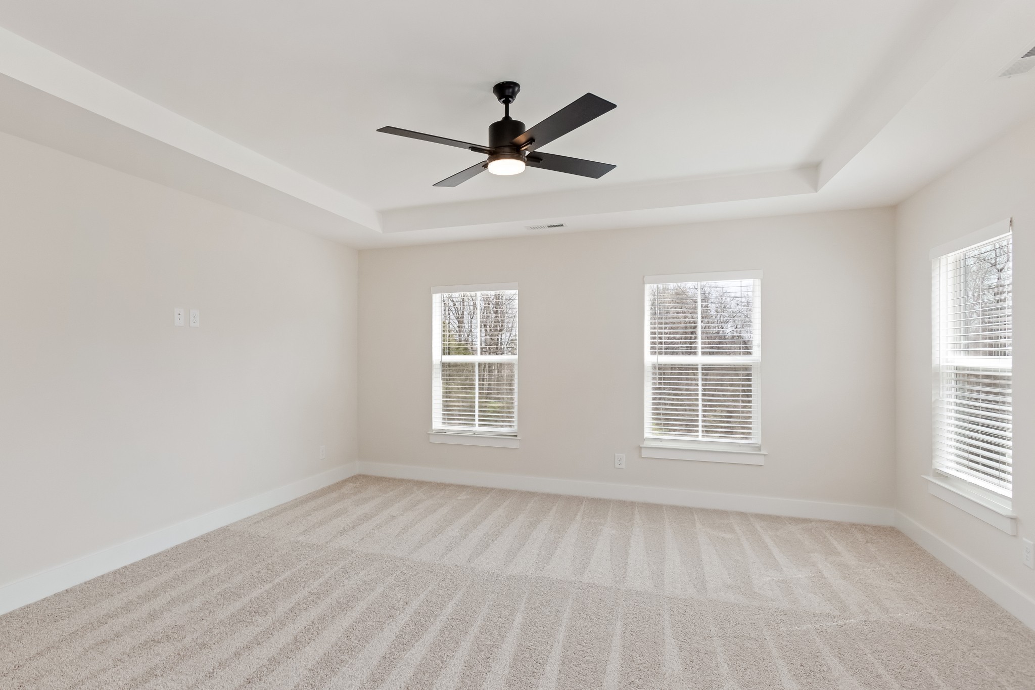323 Jasmine Park Property Photo 13