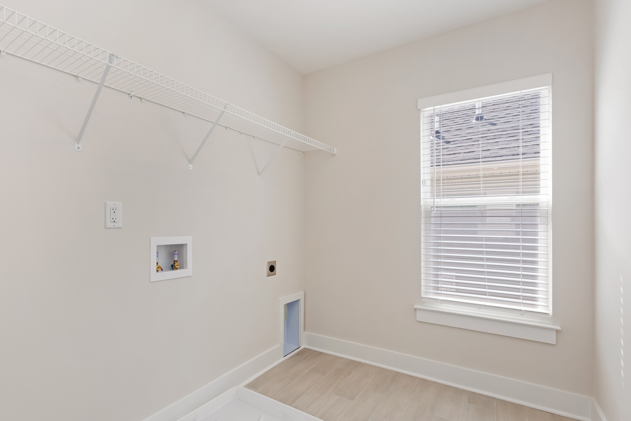 323 Jasmine Park Property Photo 19