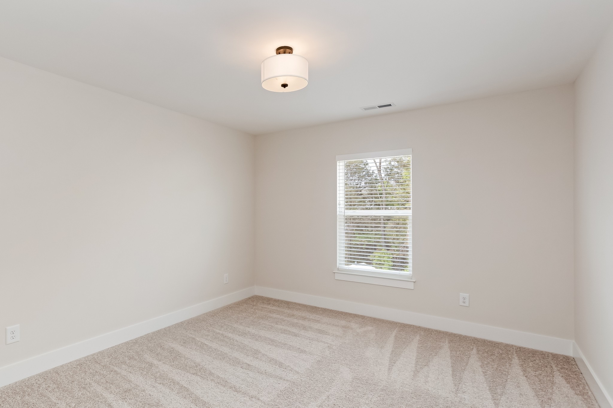 323 Jasmine Park Property Photo 24