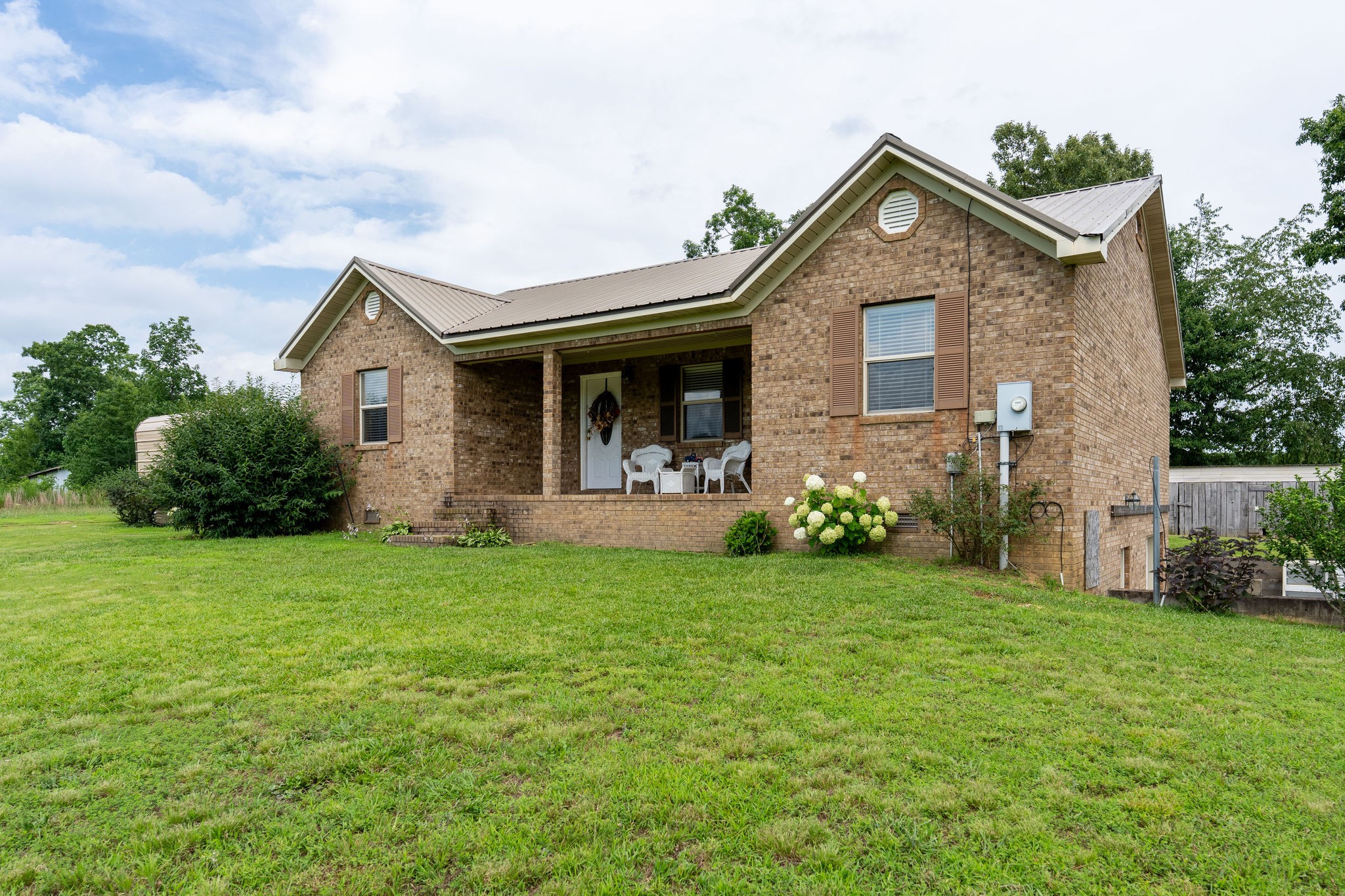 190 Buford Moore Ln Property Photo 1