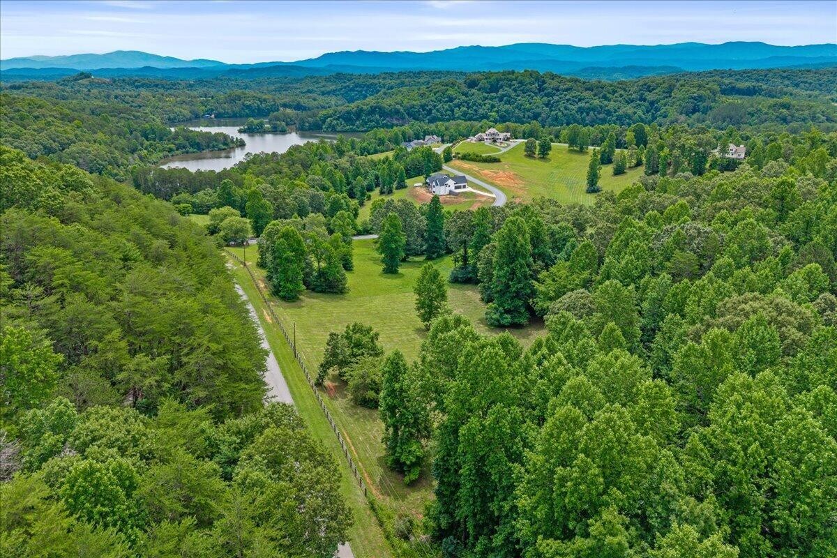 34 Springwater Run Property Photo 2