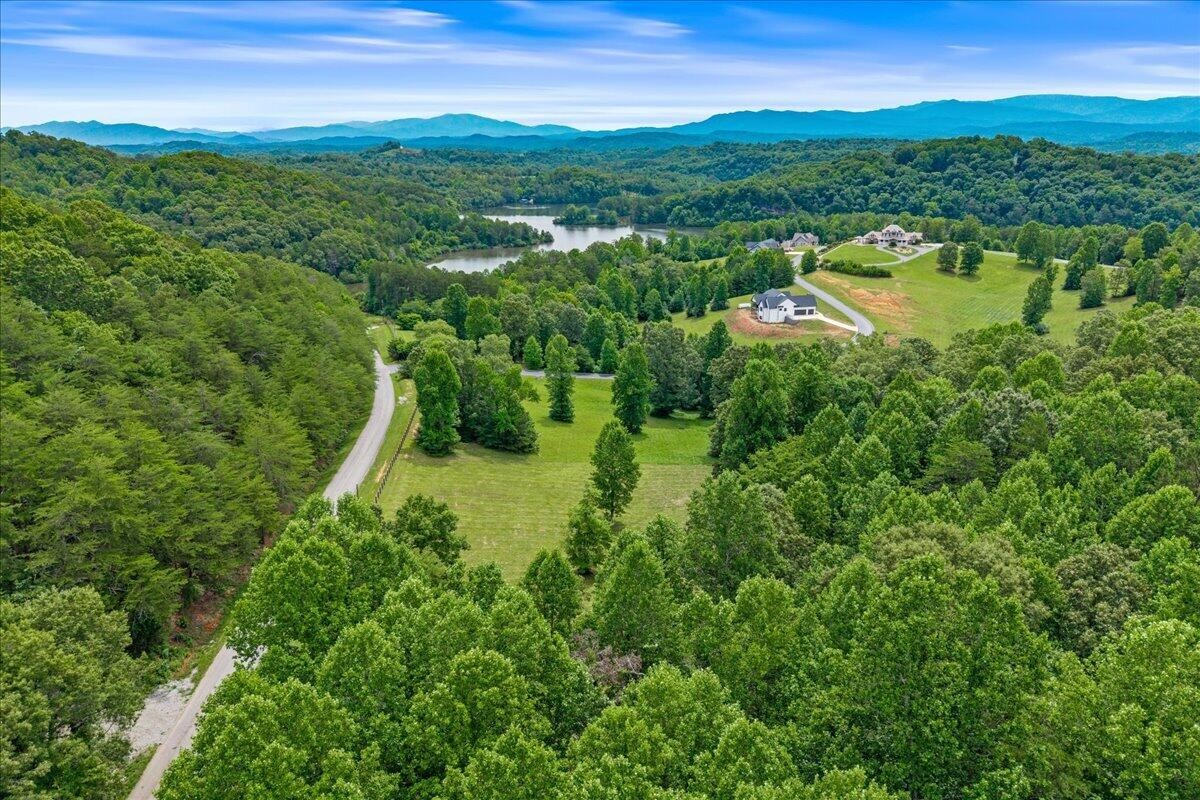 34 Springwater Run Property Photo 3