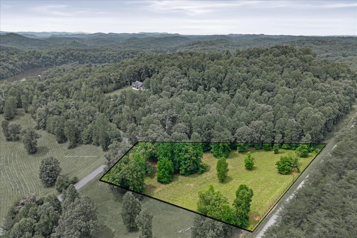 34 Springwater Run Property Photo 8