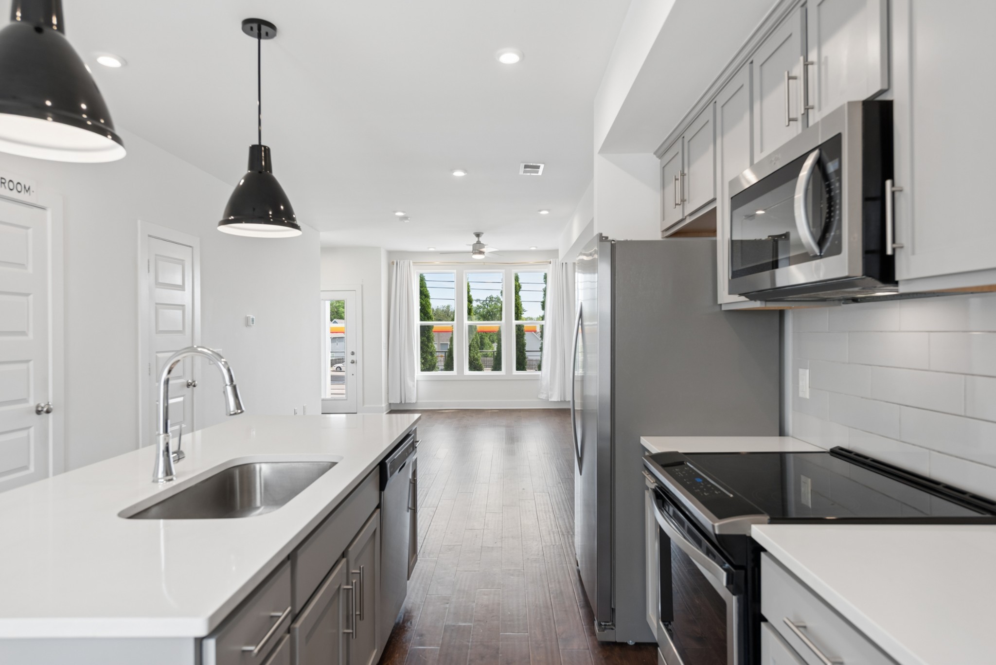 500 Creative Way Property Photo 1