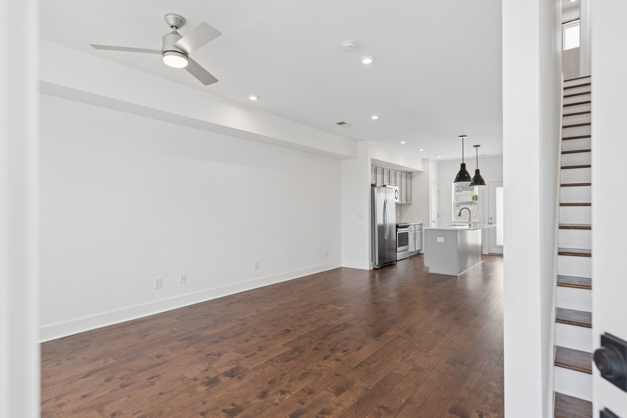 500 Creative Way Property Photo 9