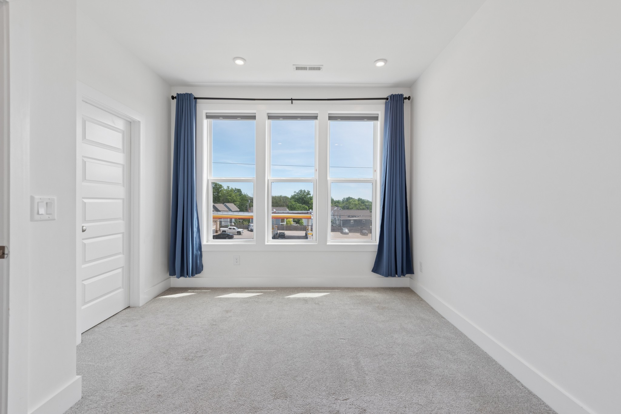 500 Creative Way Property Photo 17