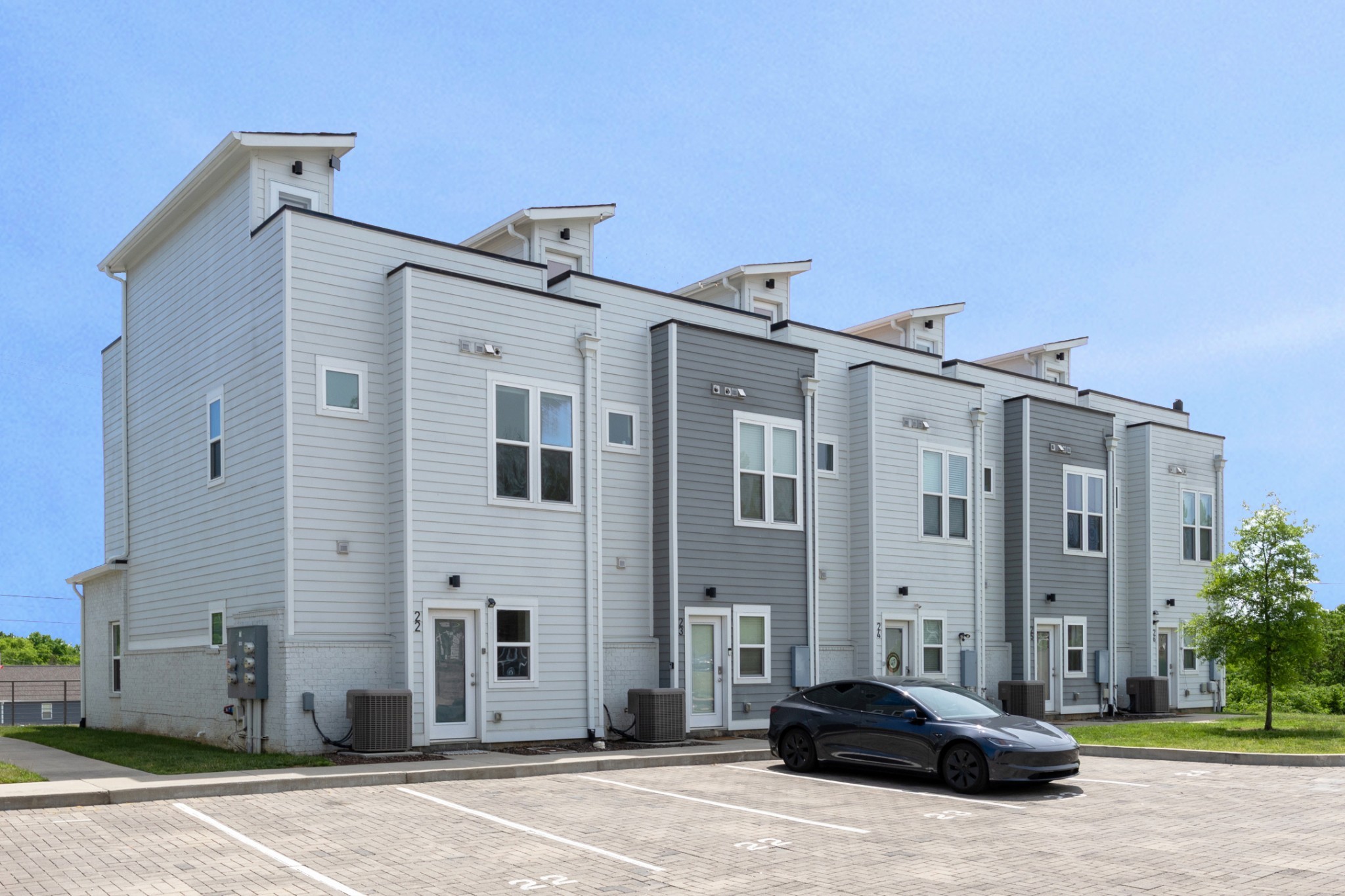 500 Creative Way Property Photo 31