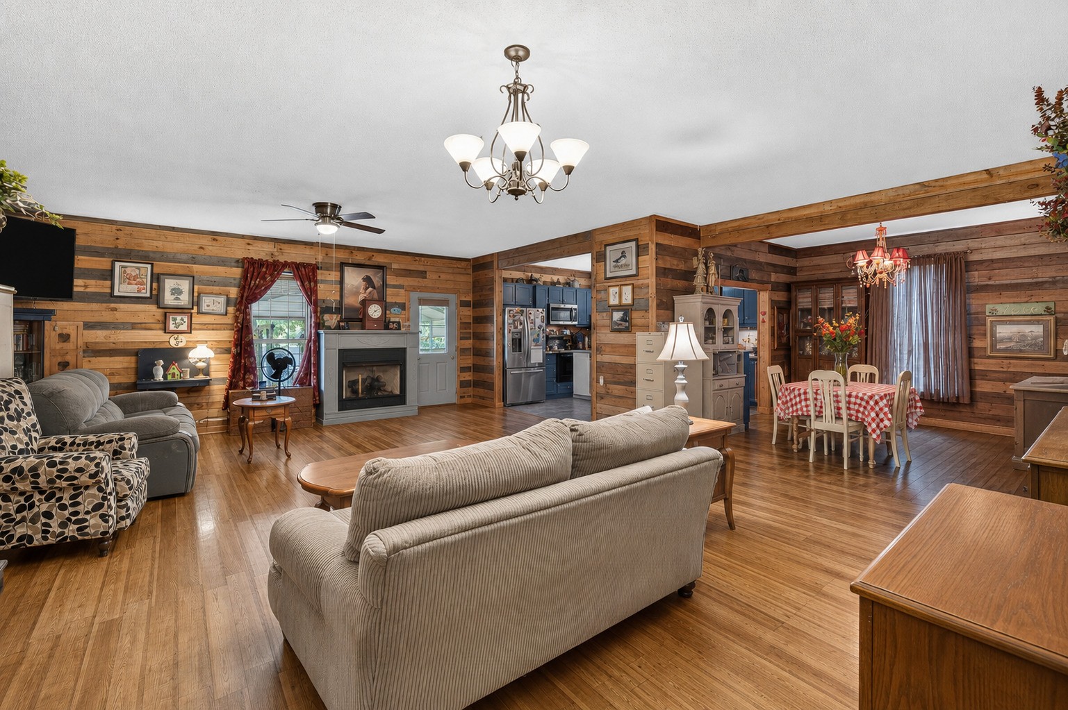 26909 Merlein Cir Property Photo 5