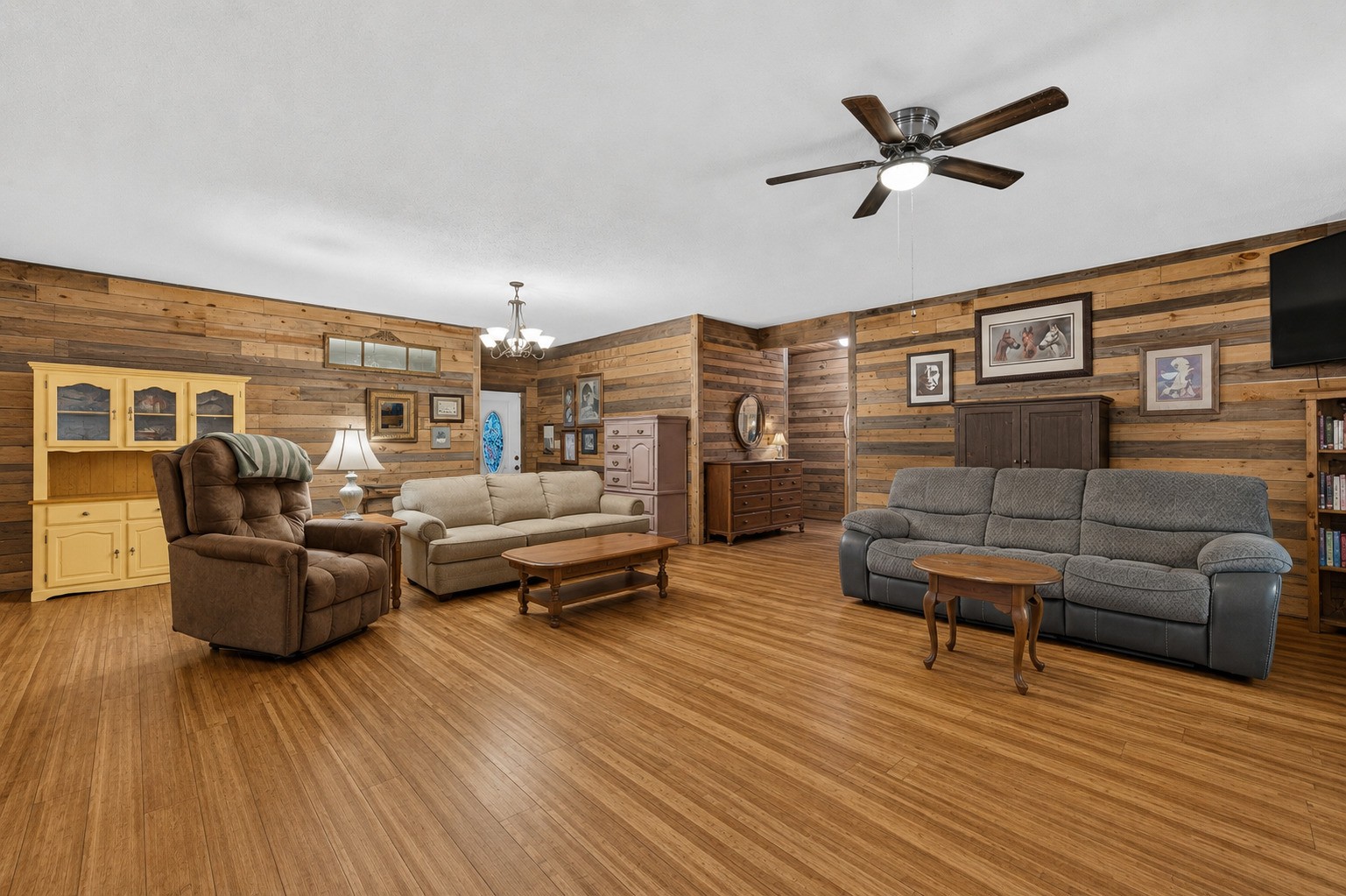 26909 Merlein Cir Property Photo 6