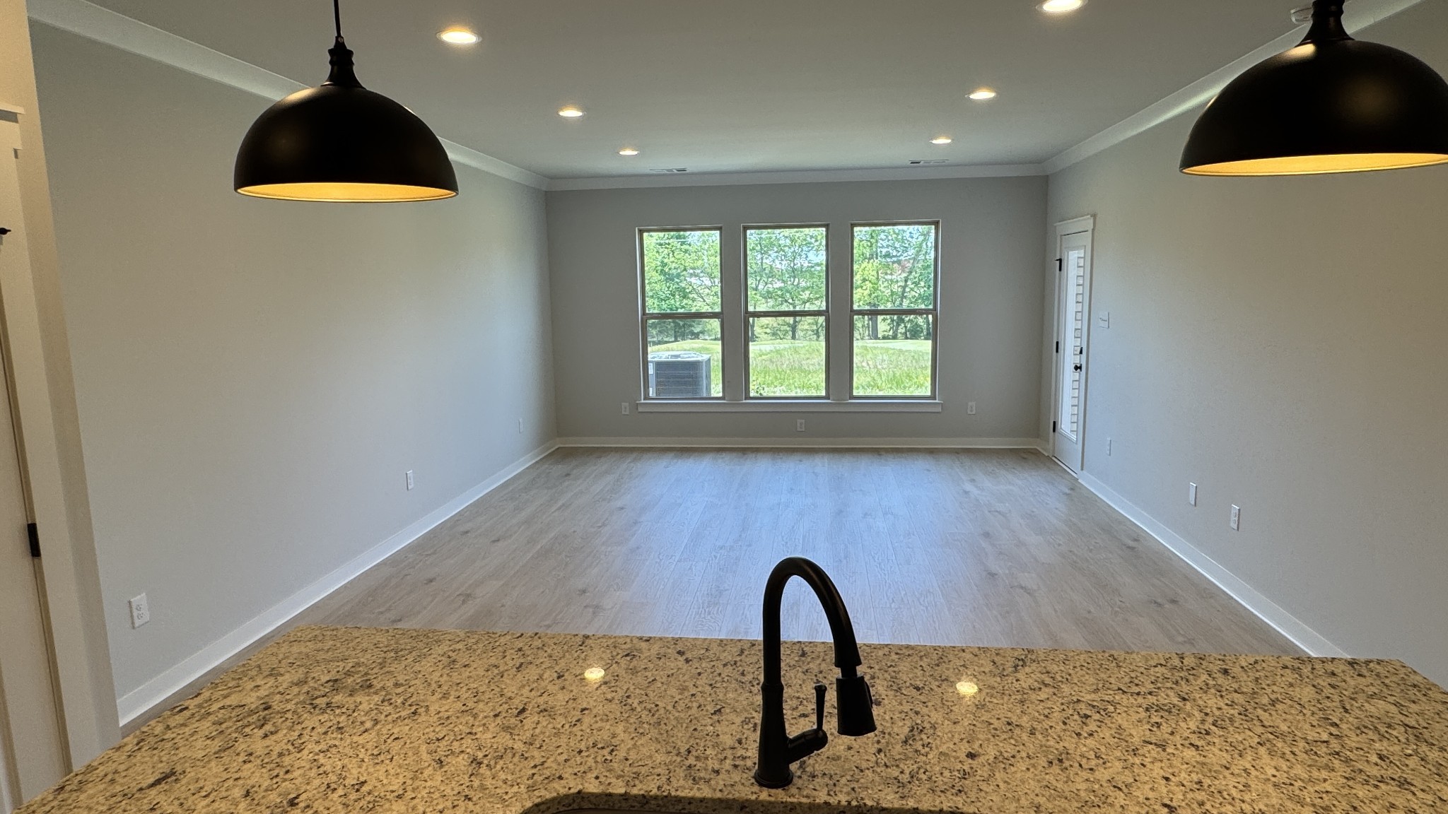 504 W Foxrun Property Photo 8