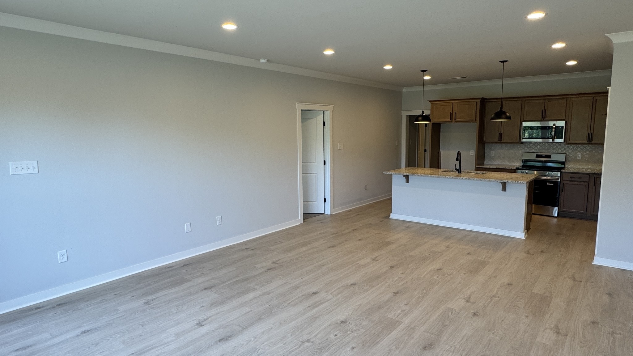 504 W Foxrun Property Photo 9