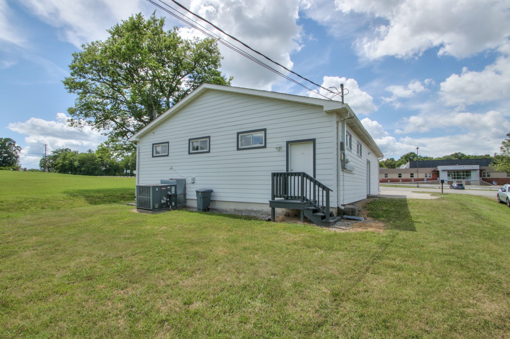 2725 Fairview Blvd Property Photo 7