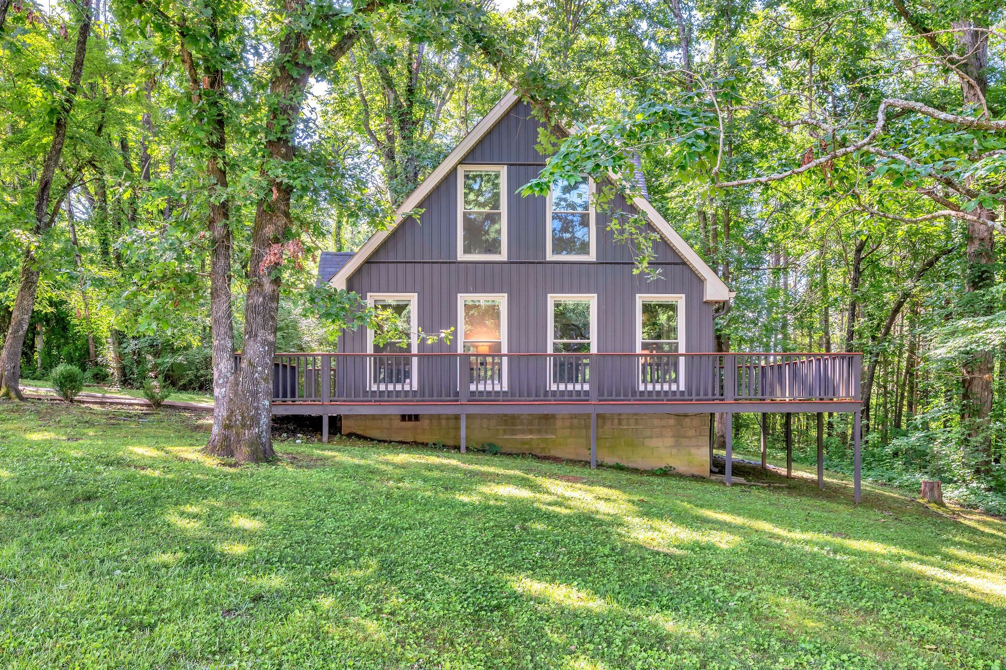 1144 Chestnut Dr