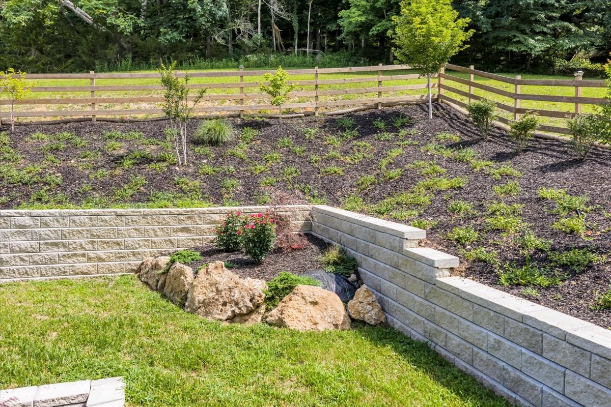 2896 Fly Rd Property Photo 12