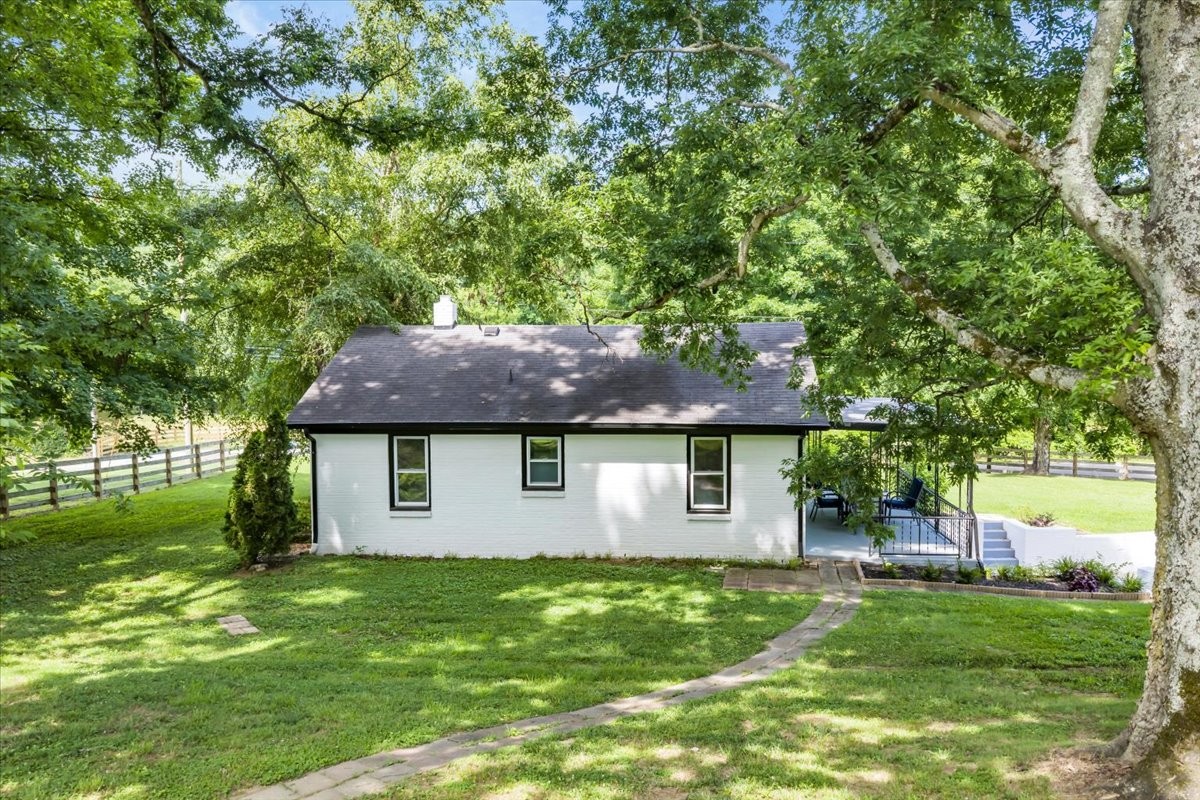 2896 Fly Rd Property Photo 15
