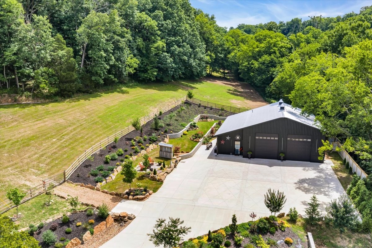 2896 Fly Rd Property Photo 18