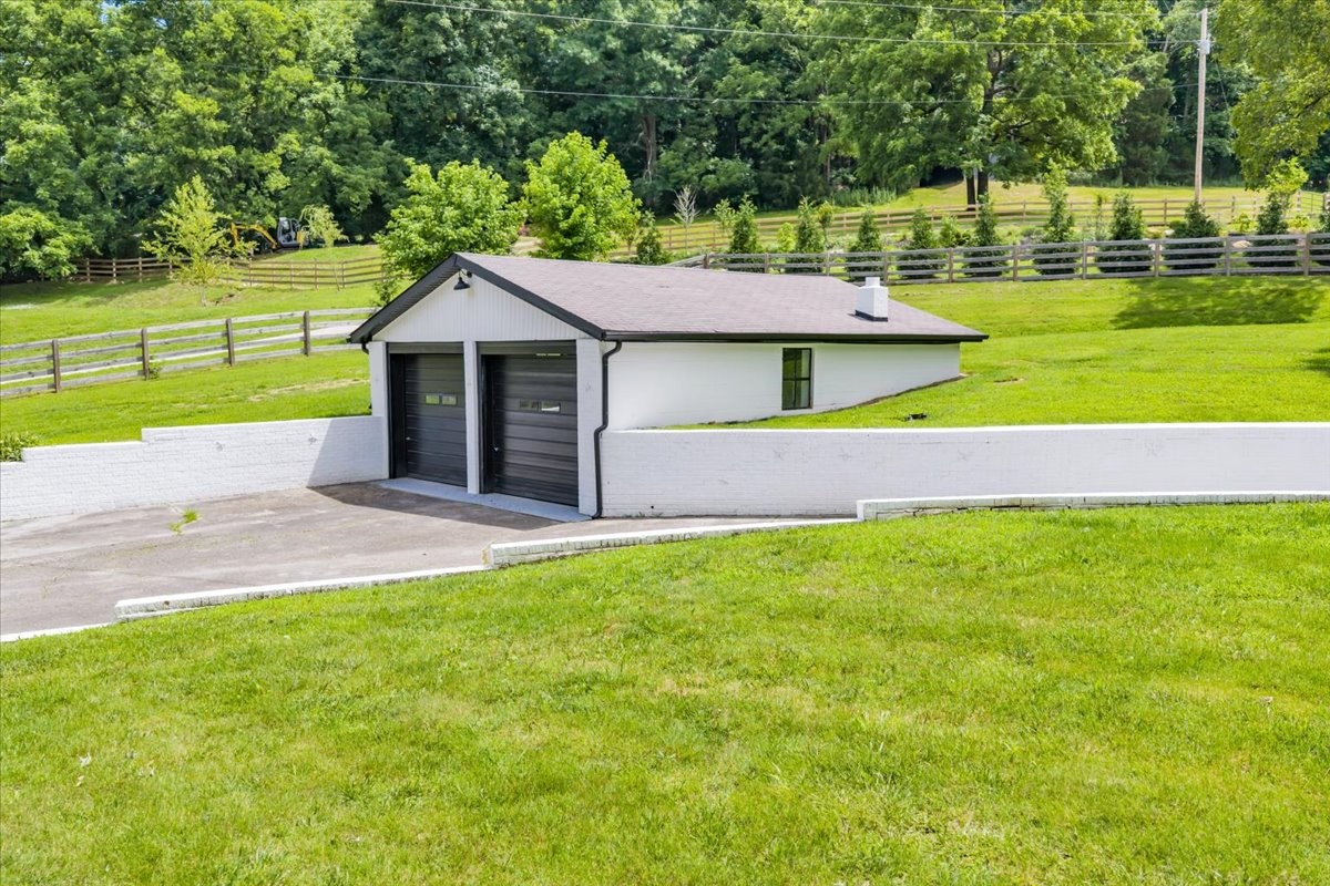 2896 Fly Rd Property Photo 24