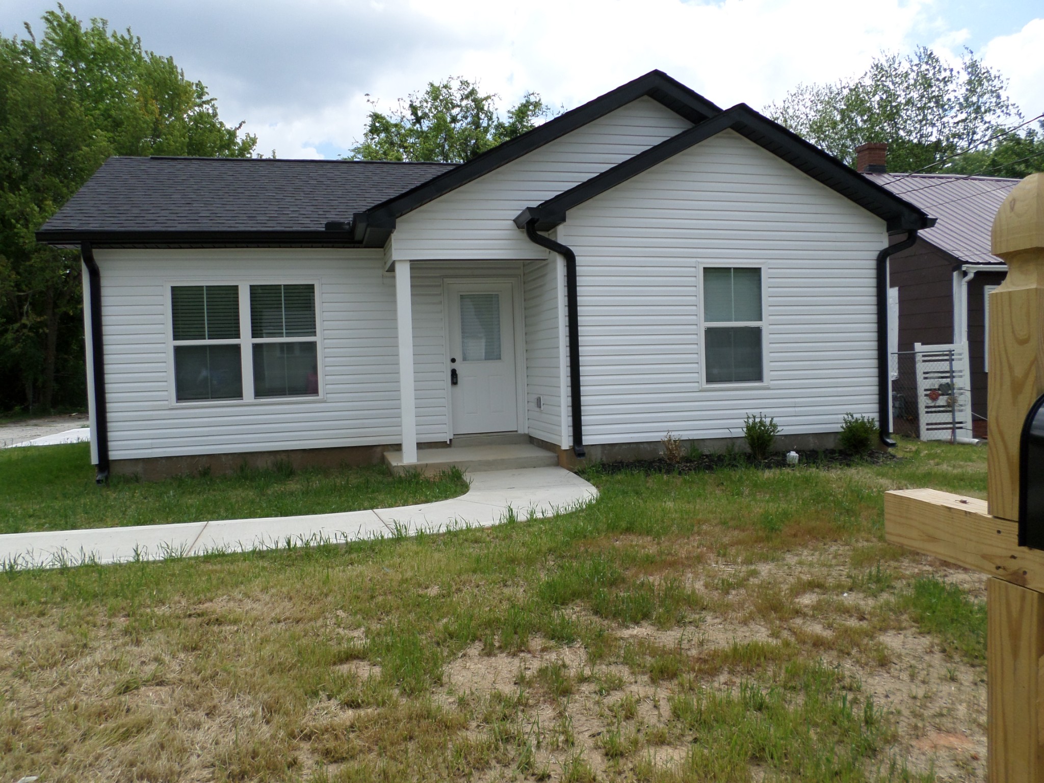 118 Peabody Ave Property Photo 1