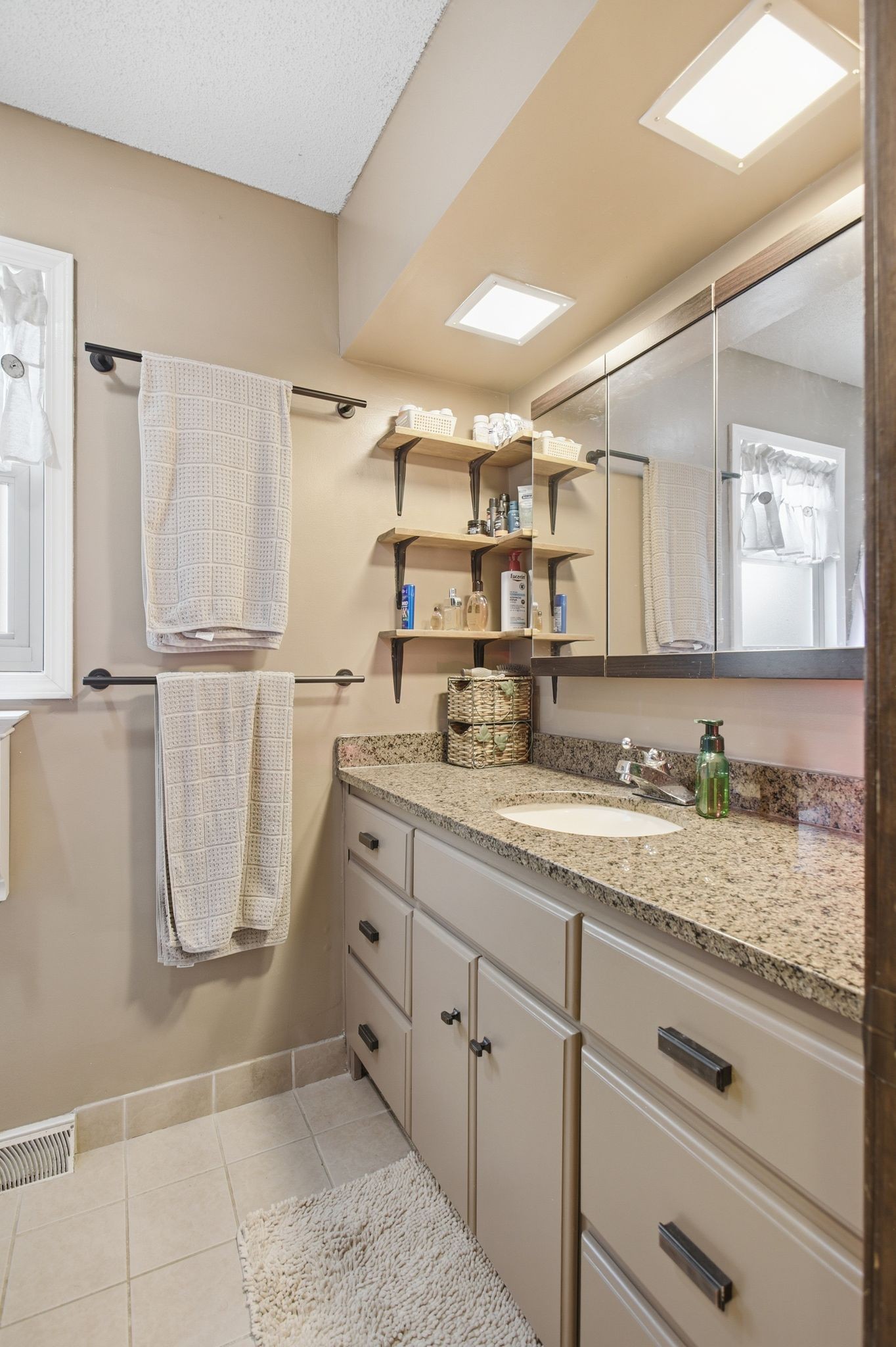 1330 Chippendale Circle Property Photo 24
