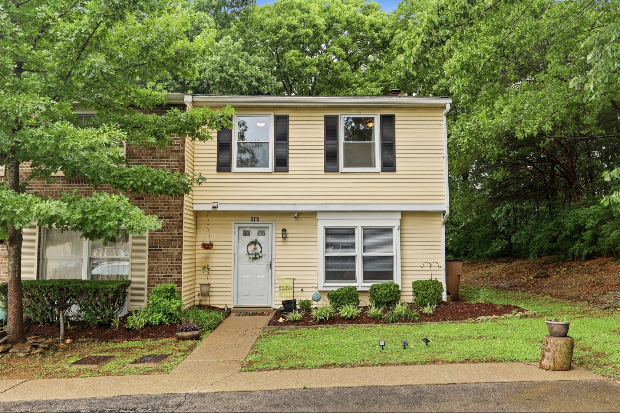 112 Lake Forest Ct Property Photo 1