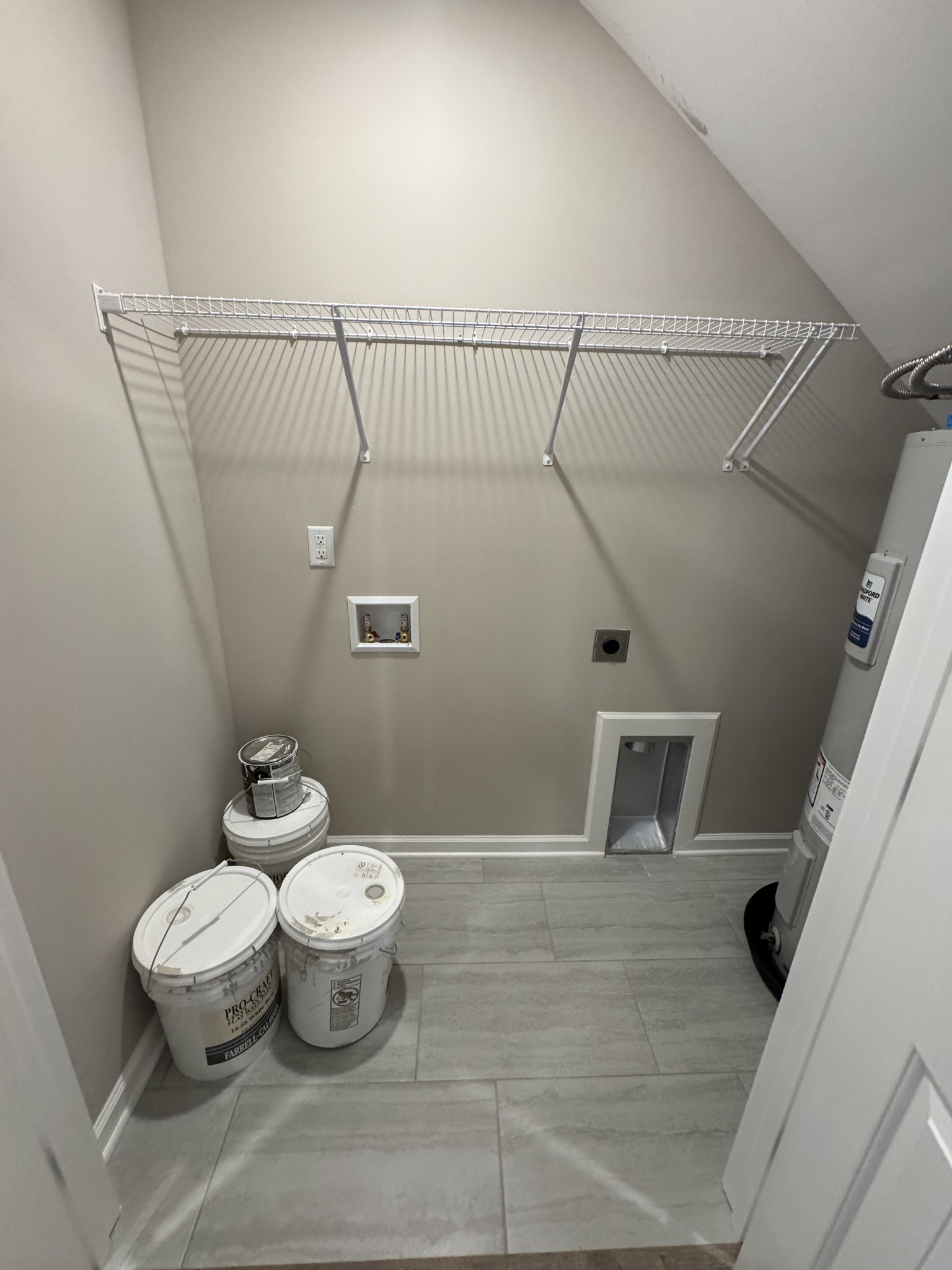 209 Mountaindale Dr Property Photo 9