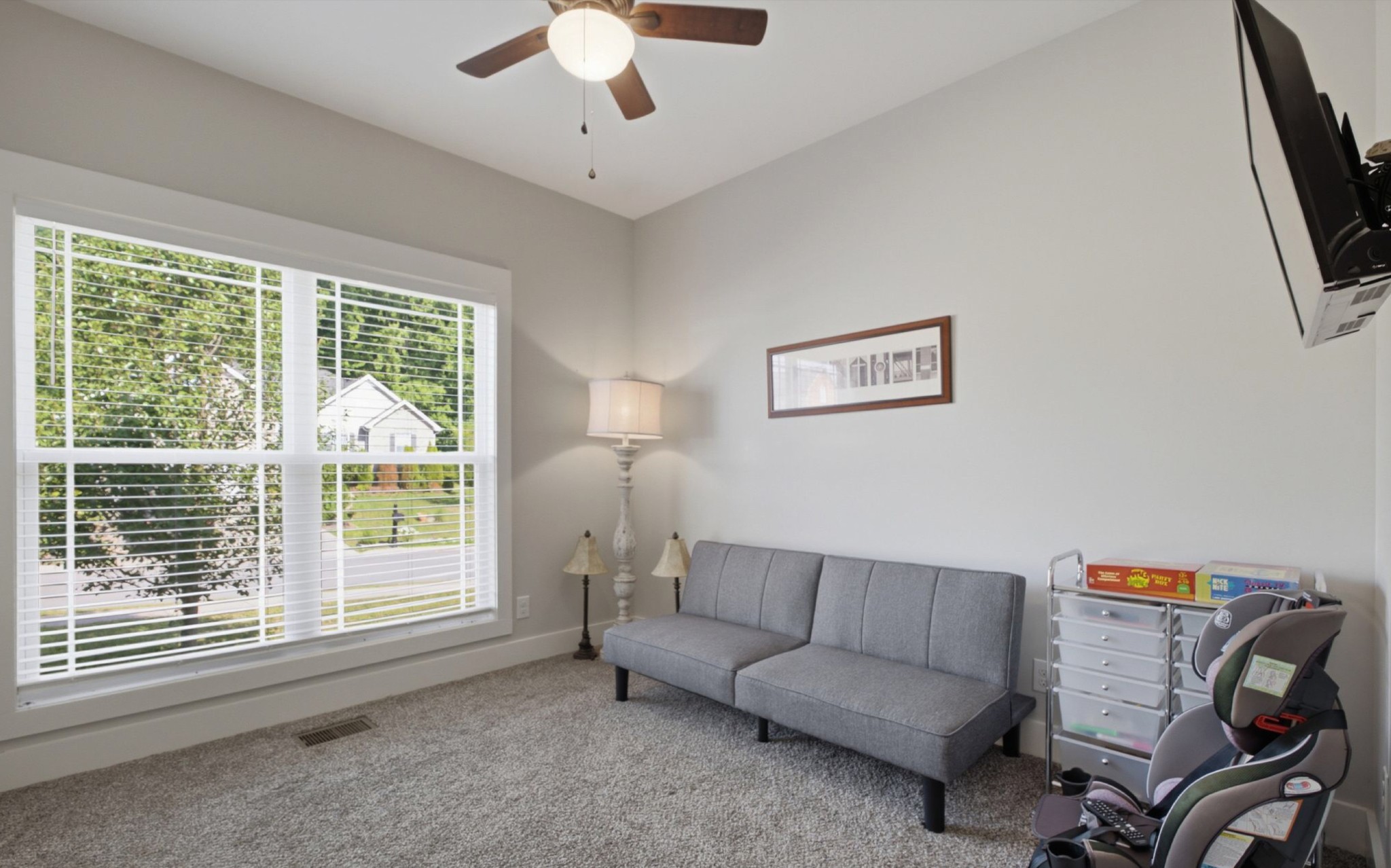 174 Fieldstone Ln Property Photo 6
