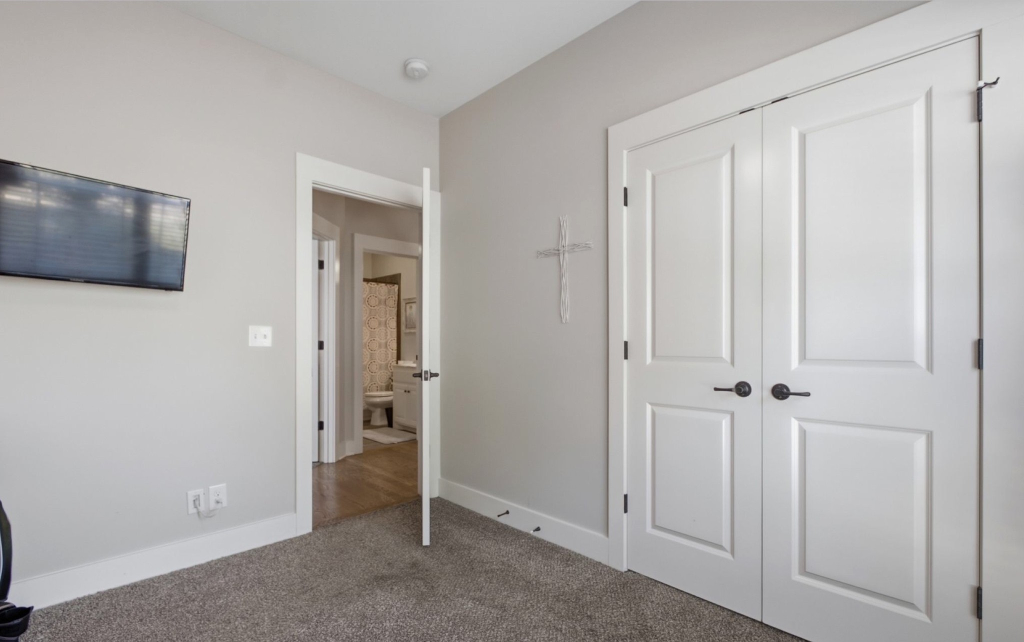 174 Fieldstone Ln Property Photo 7
