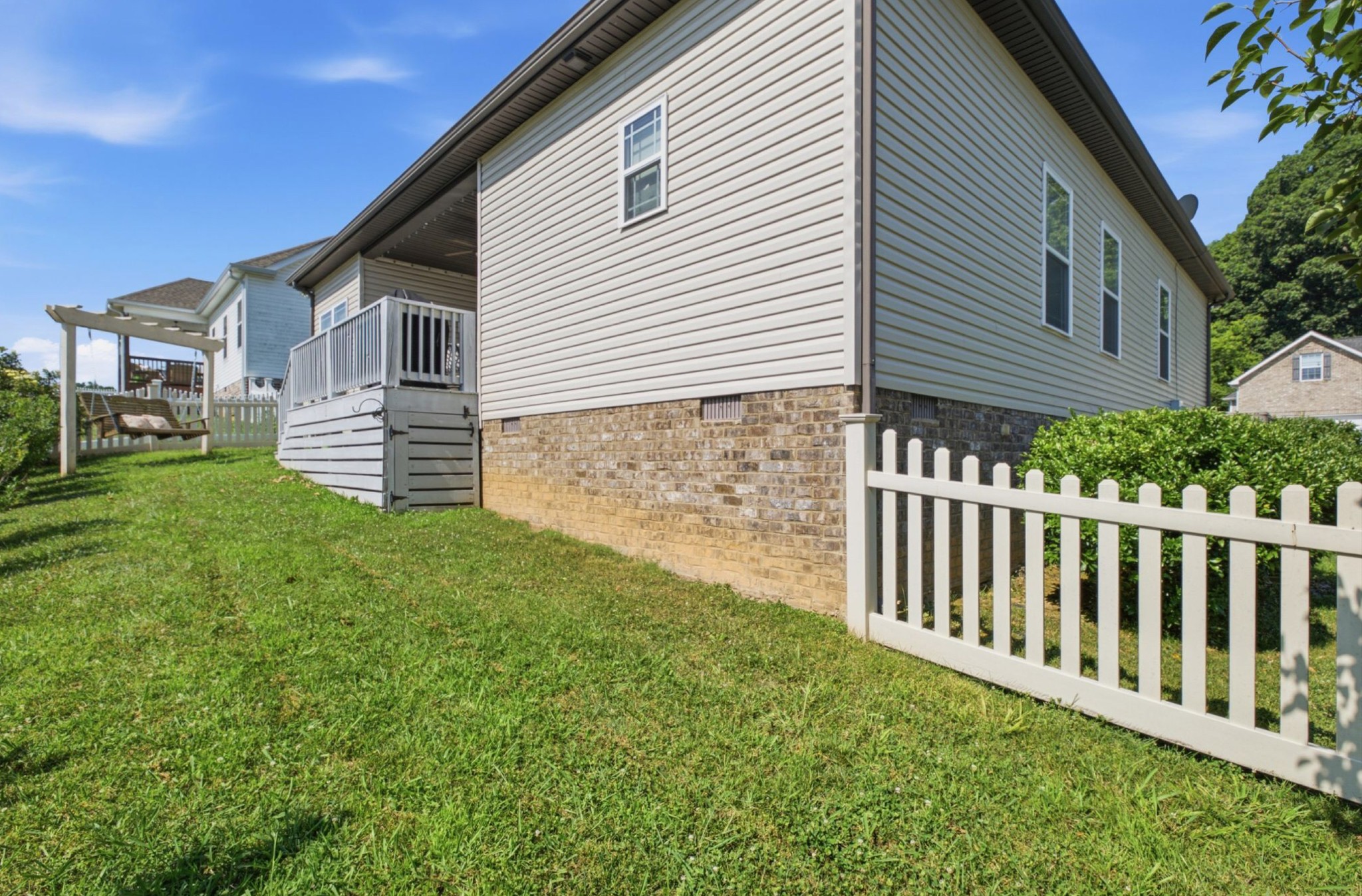 174 Fieldstone Ln Property Photo 32