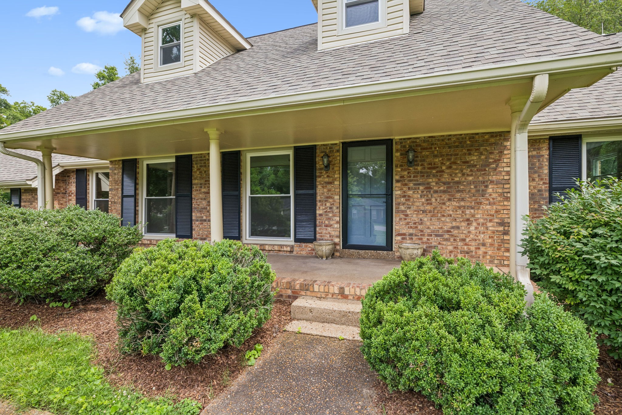 108 Poteat Pl Property Photo 5