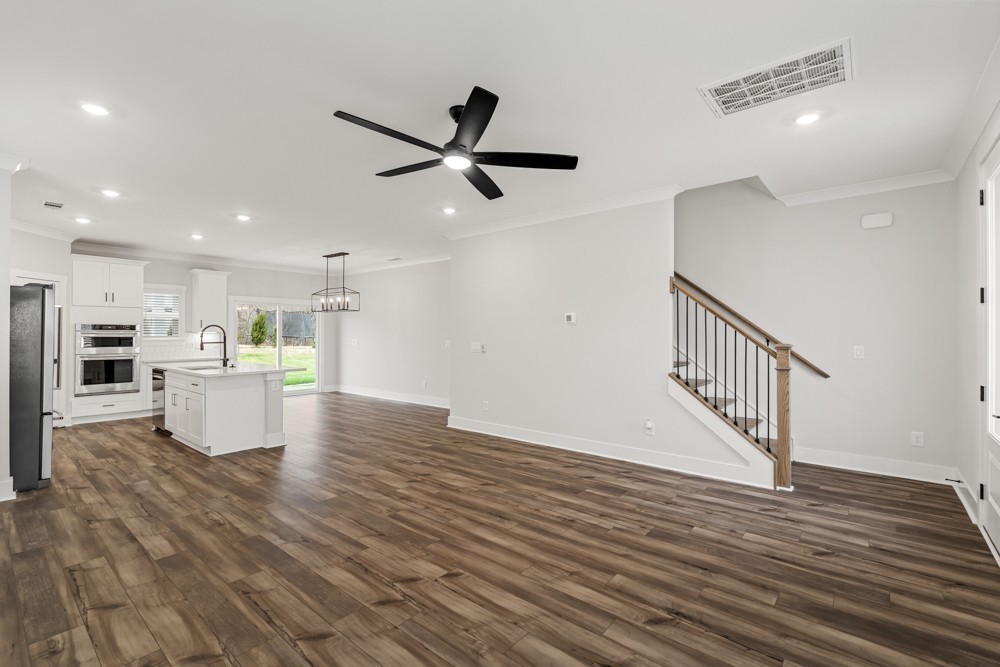 809 Hillock Trace Property Photo 4
