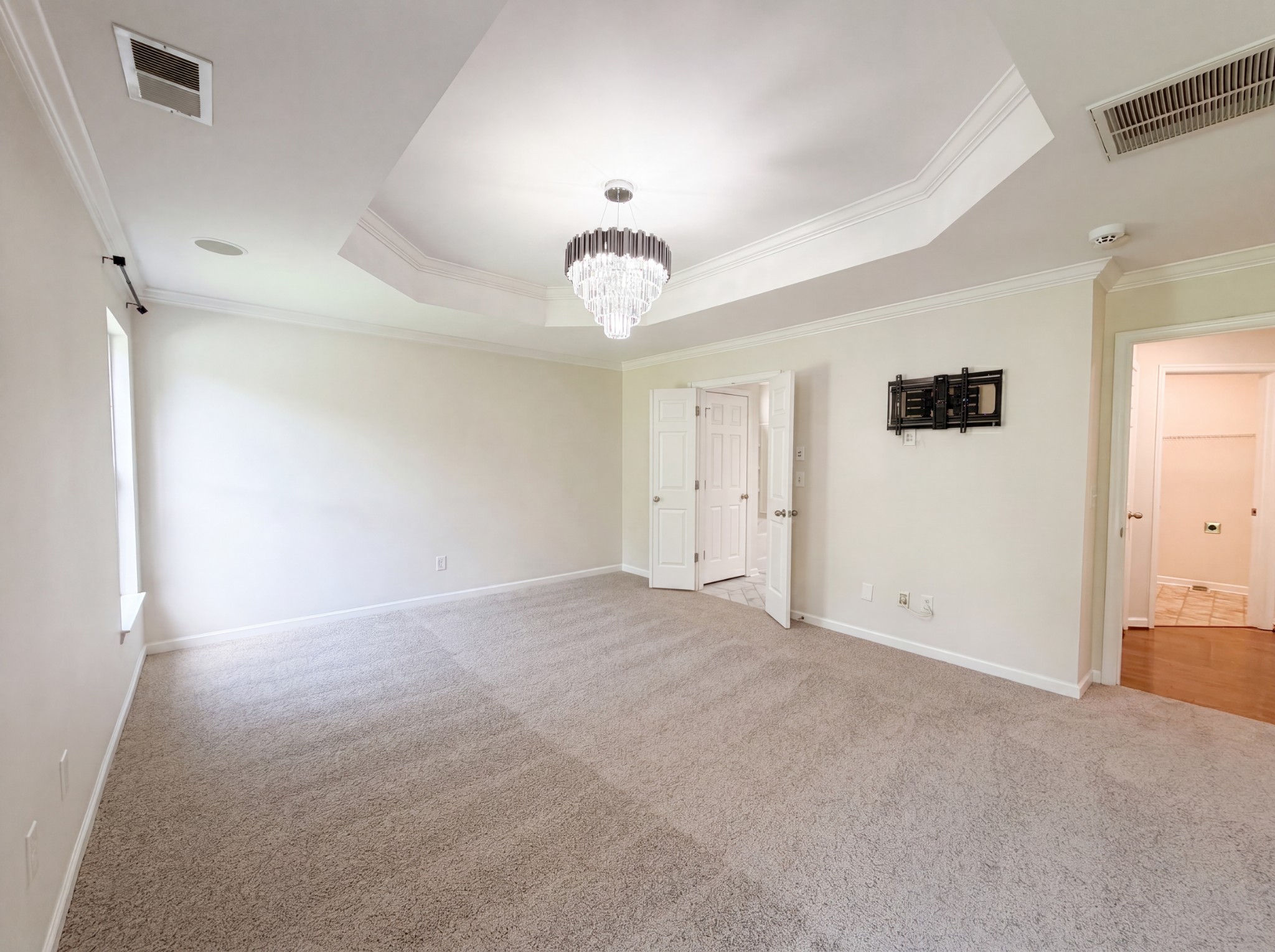1027 Countess Ln Property Photo 4