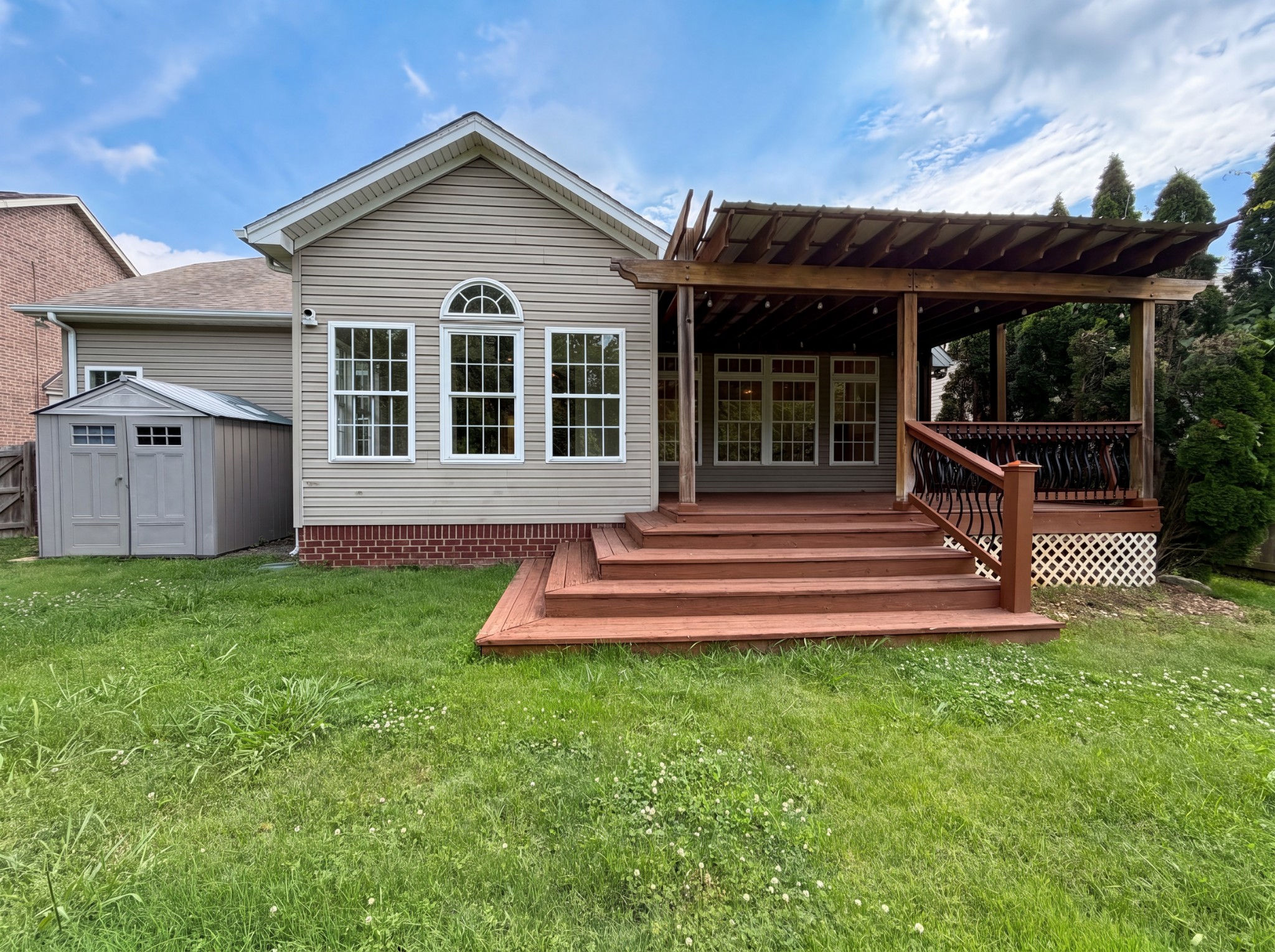 1027 Countess Ln Property Photo 5