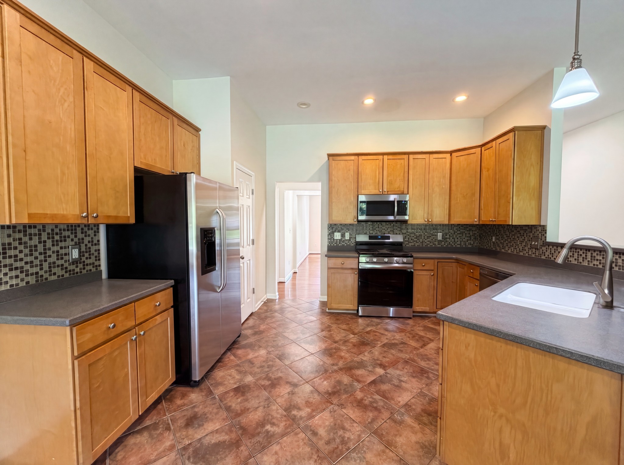 1027 Countess Ln Property Photo 12
