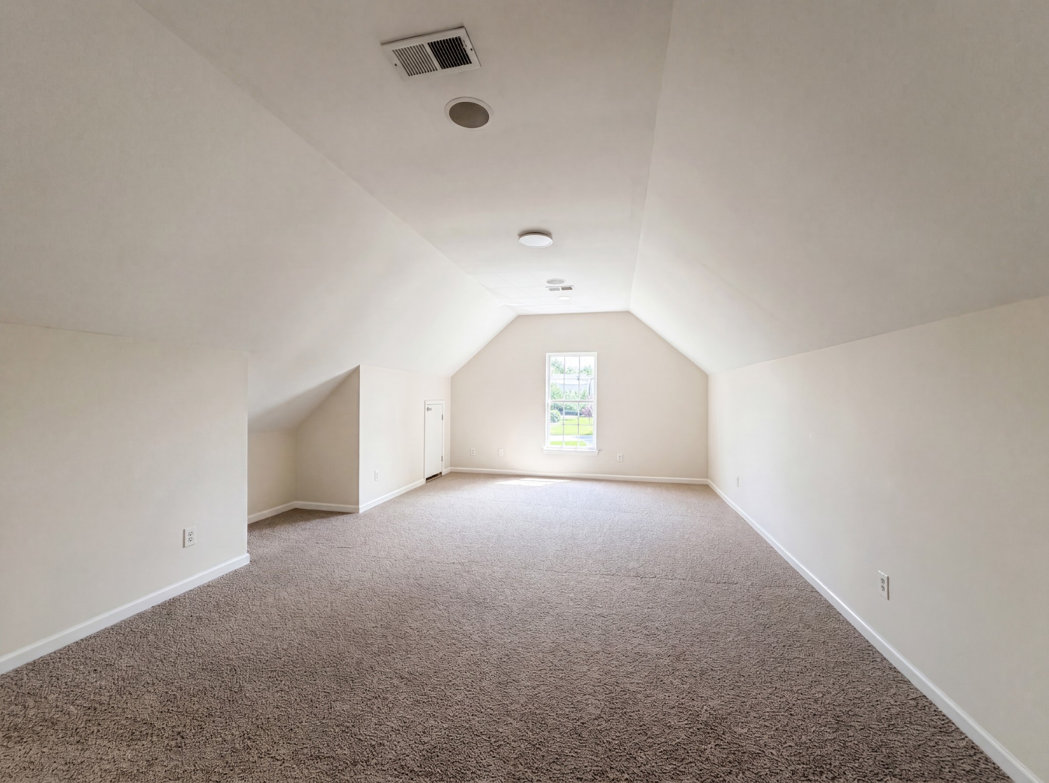 1027 Countess Ln Property Photo 14
