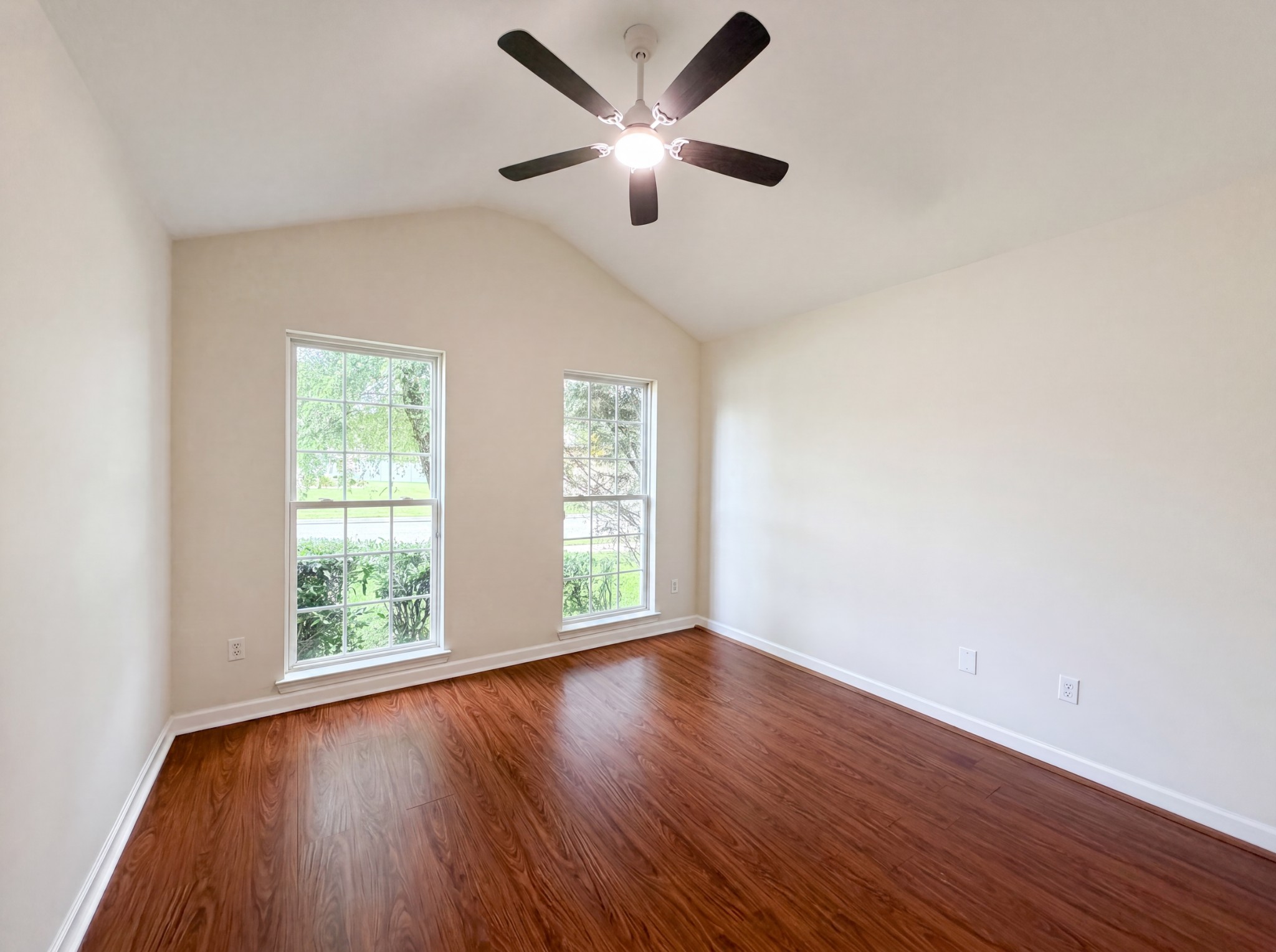 1027 Countess Ln Property Photo 16
