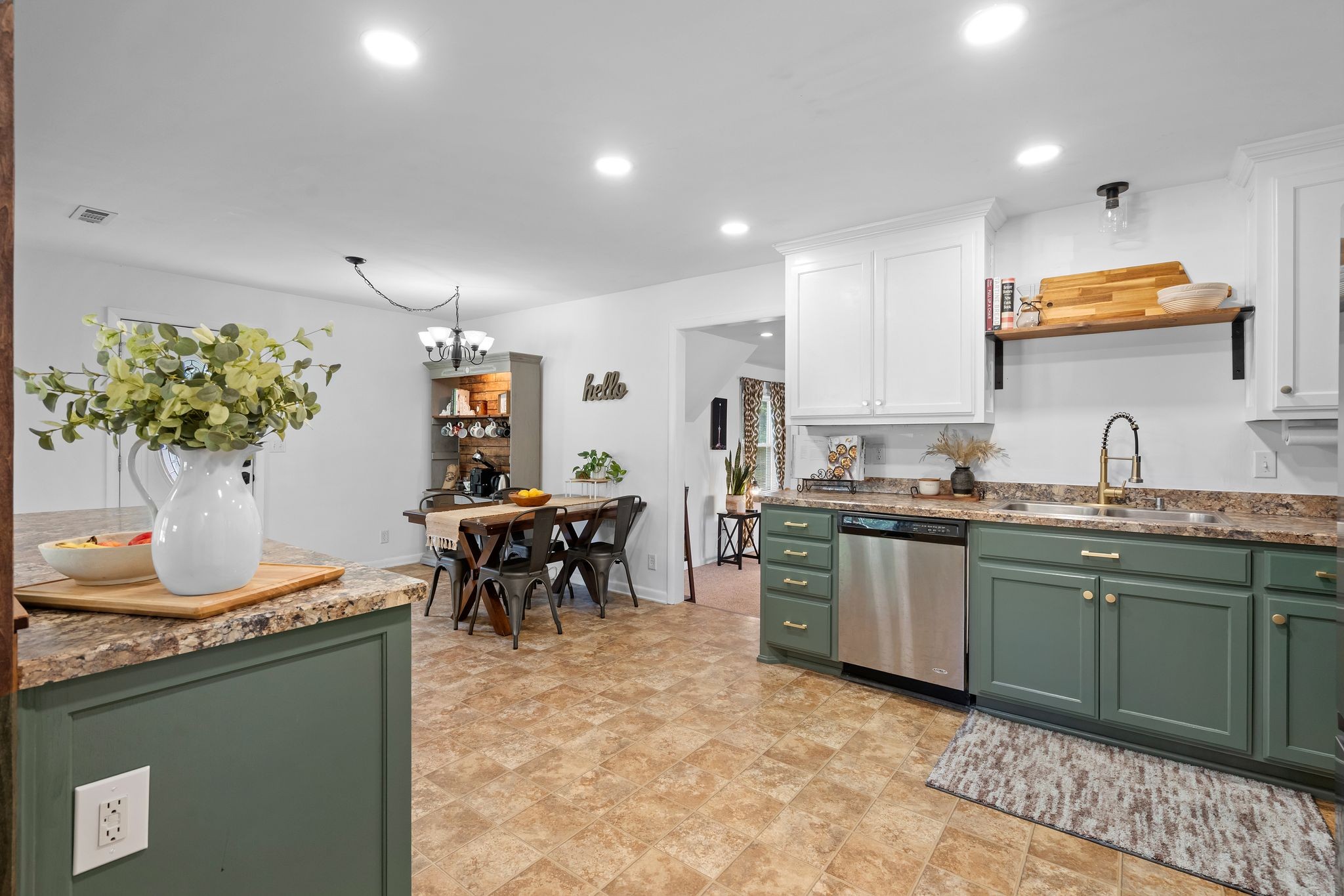 105 Billy Robb St Property Photo 1
