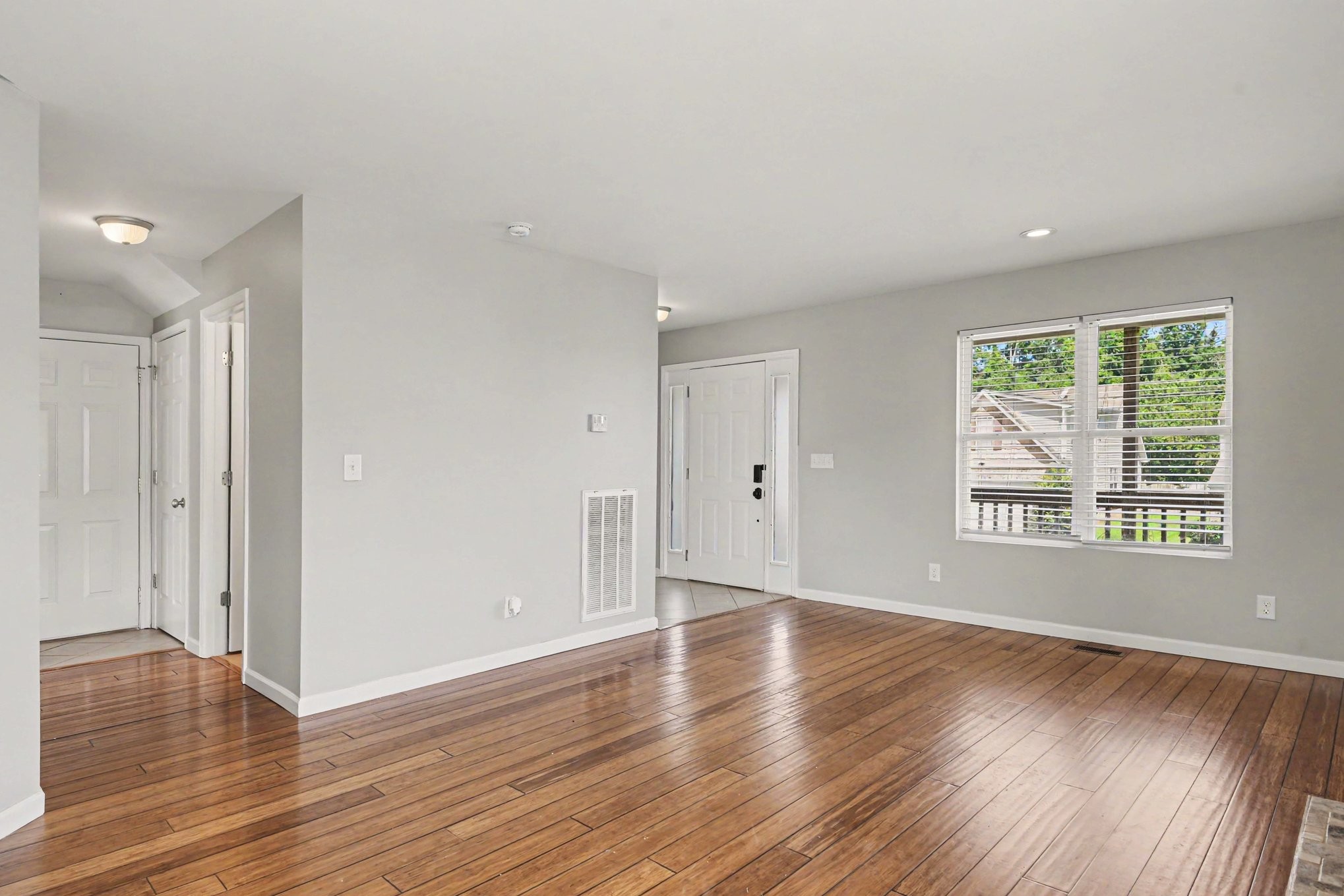 1405 Goodnight Ct Property Photo 3