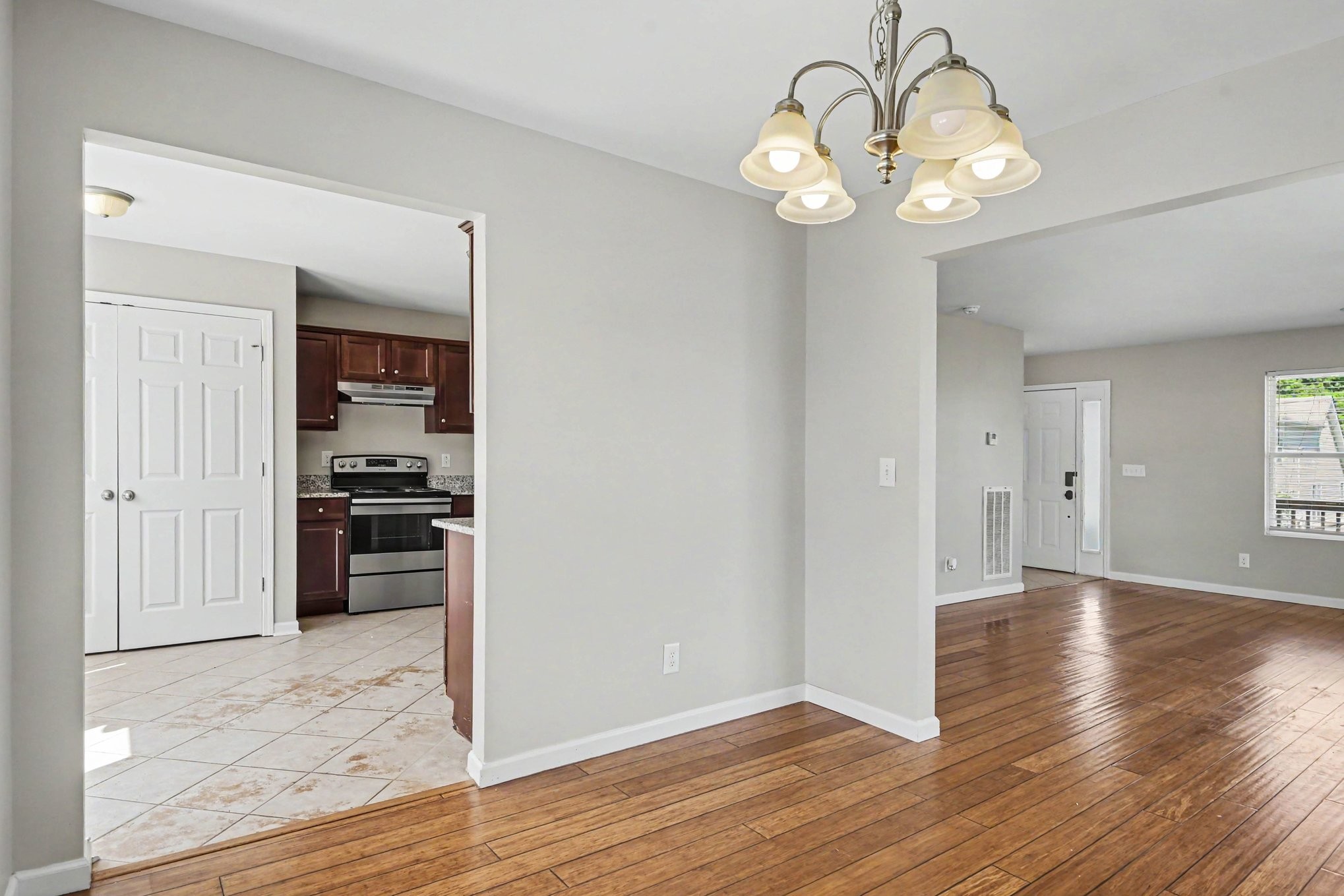 1405 Goodnight Ct Property Photo 4