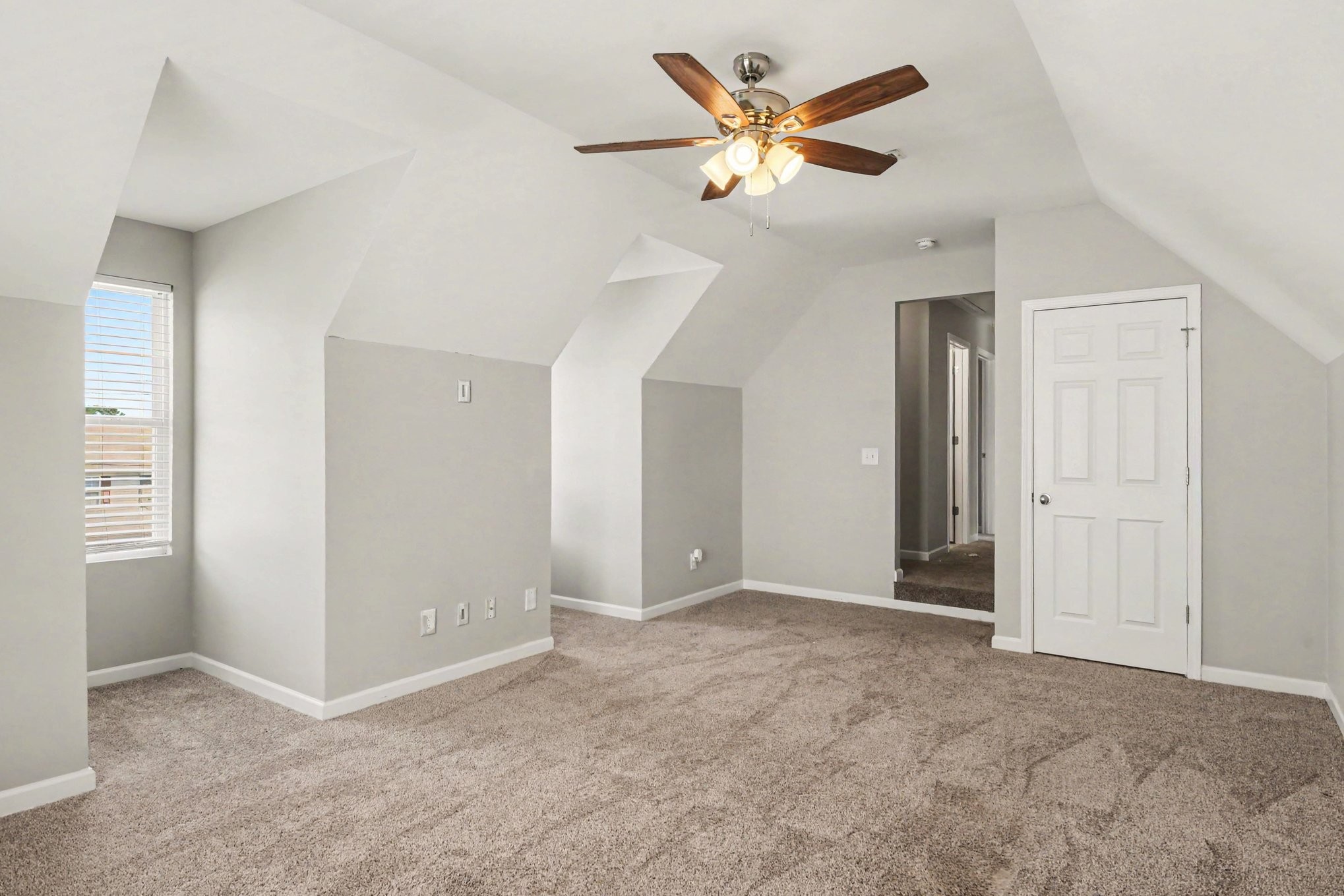 1405 Goodnight Ct Property Photo 8