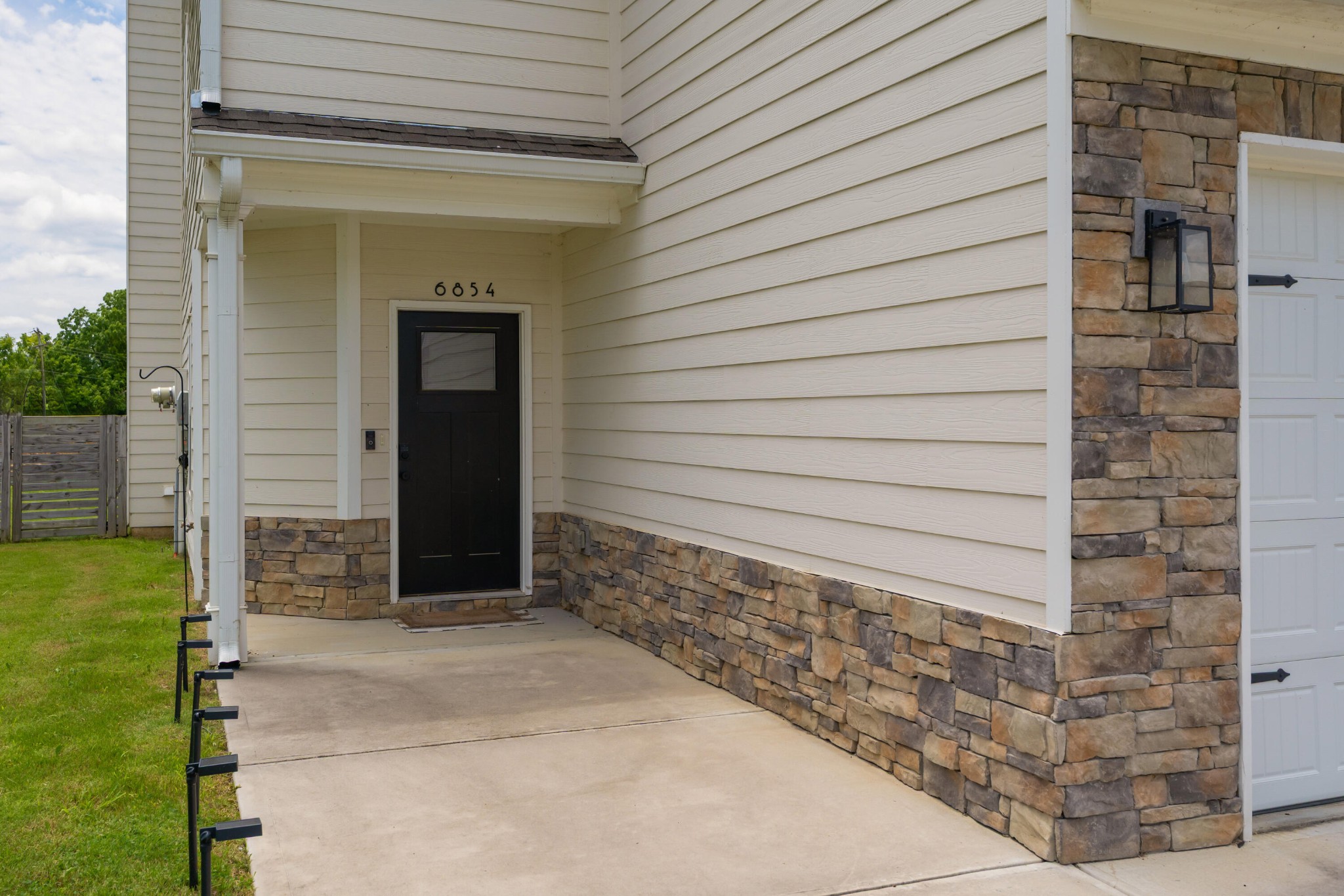 6854 Dharma Loop Property Photo 5