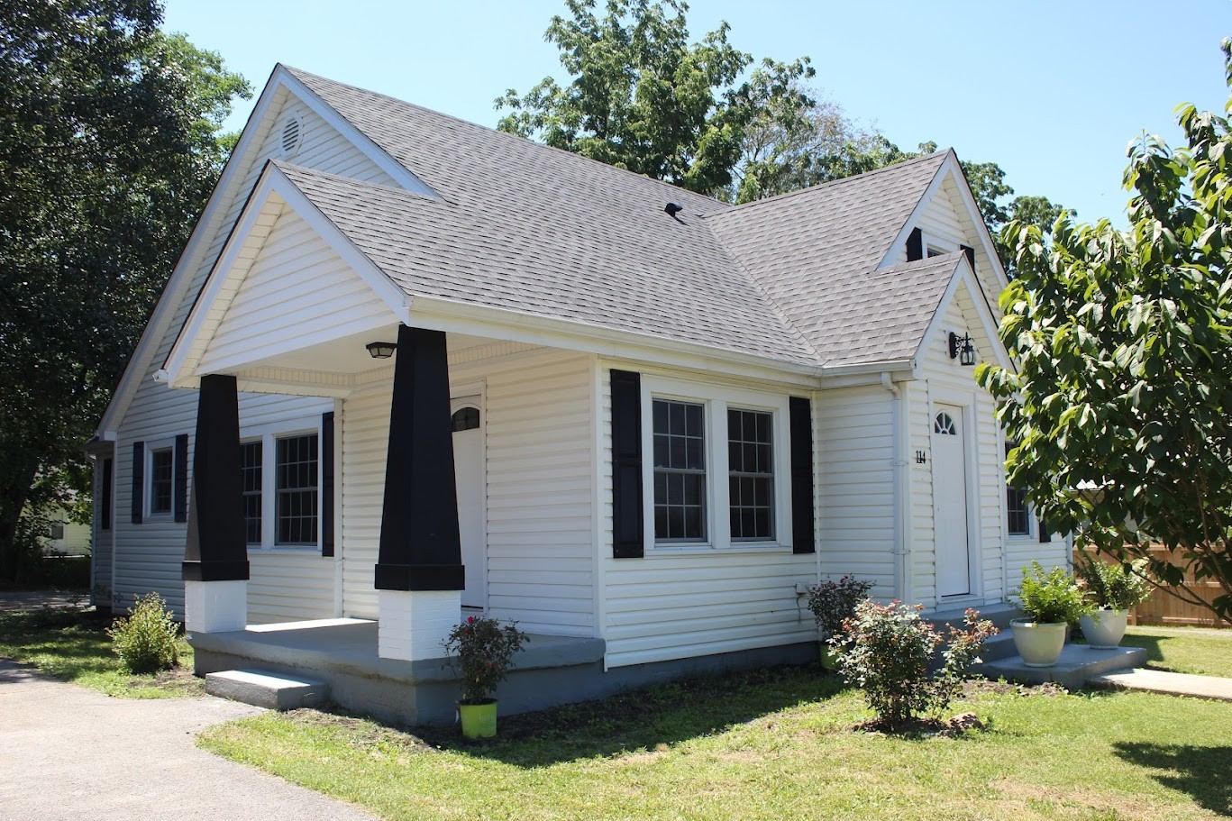 114 Oak St