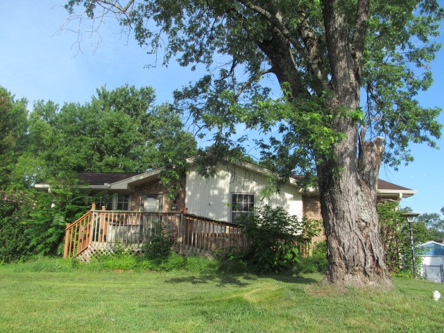 315 Matterhorn Dr Property Photo 2